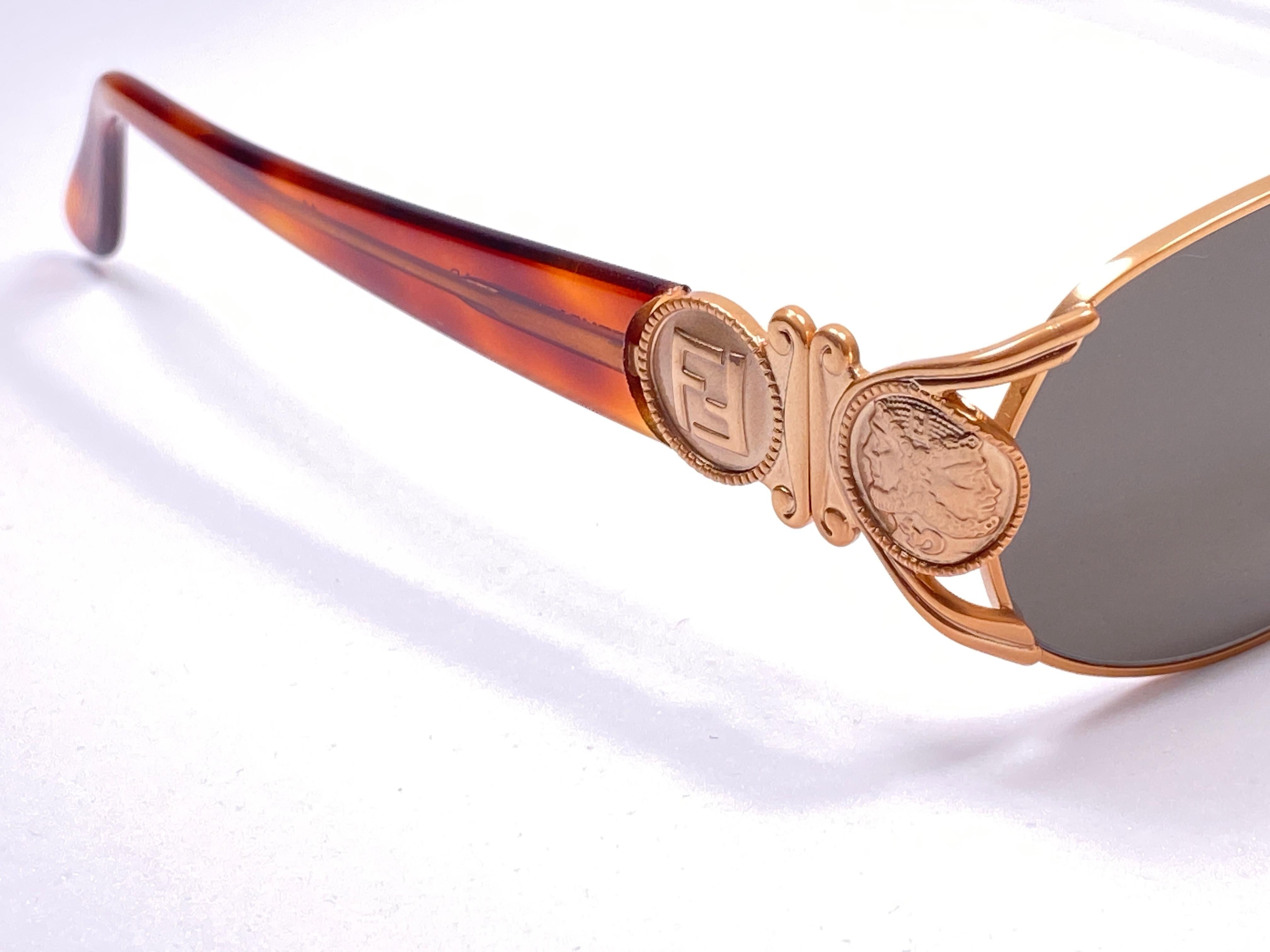 New Vintage Fendi FS296 Rose Gold Oval 1990 Sunglasses Made in Italy In New Condition In Baleares, Baleares