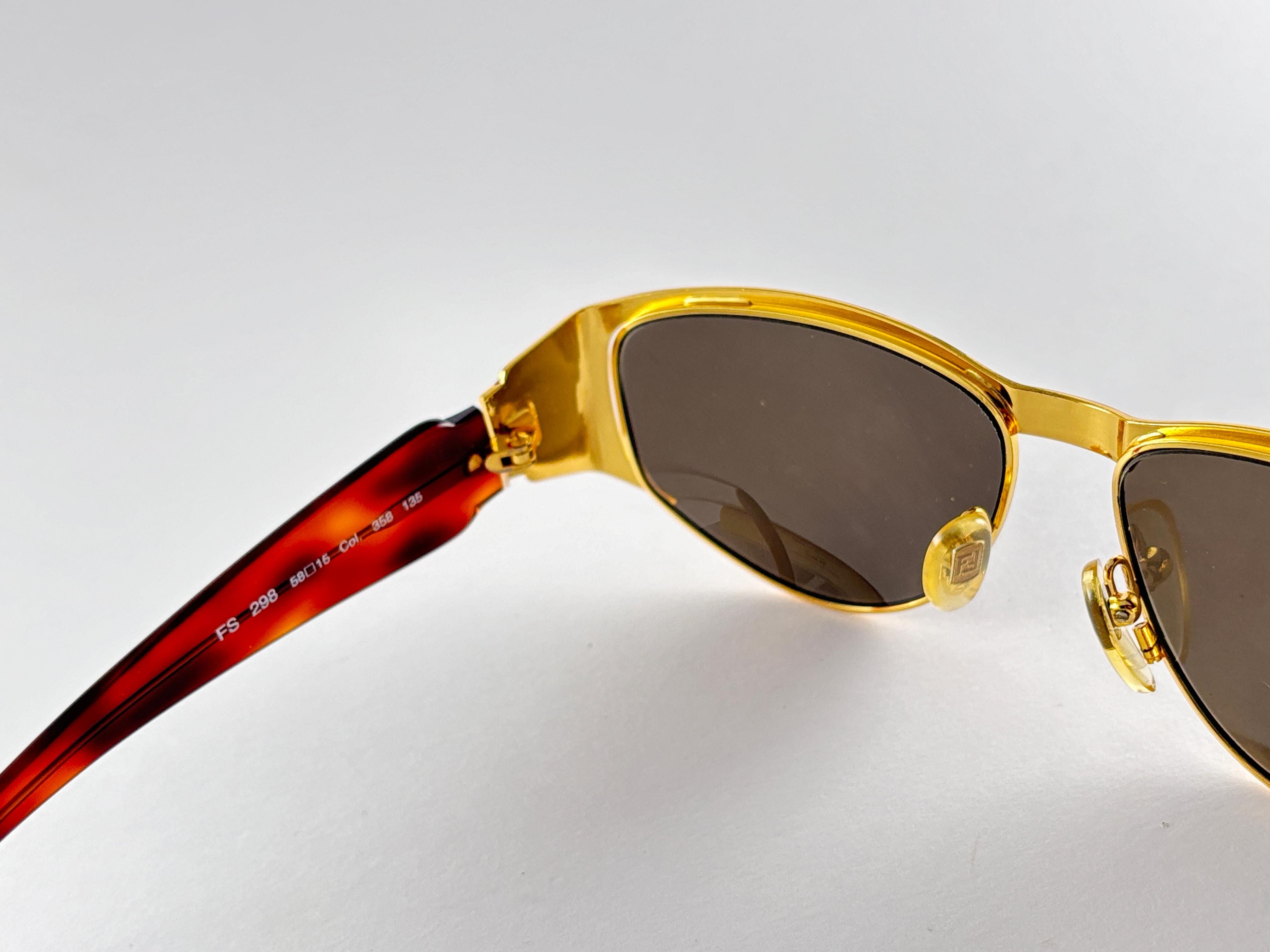 New Vintage Fendi FS298 Mask Tortoise & Gold Large 1990 Sunglasses Made in Italy In New Condition For Sale In Baleares, Baleares