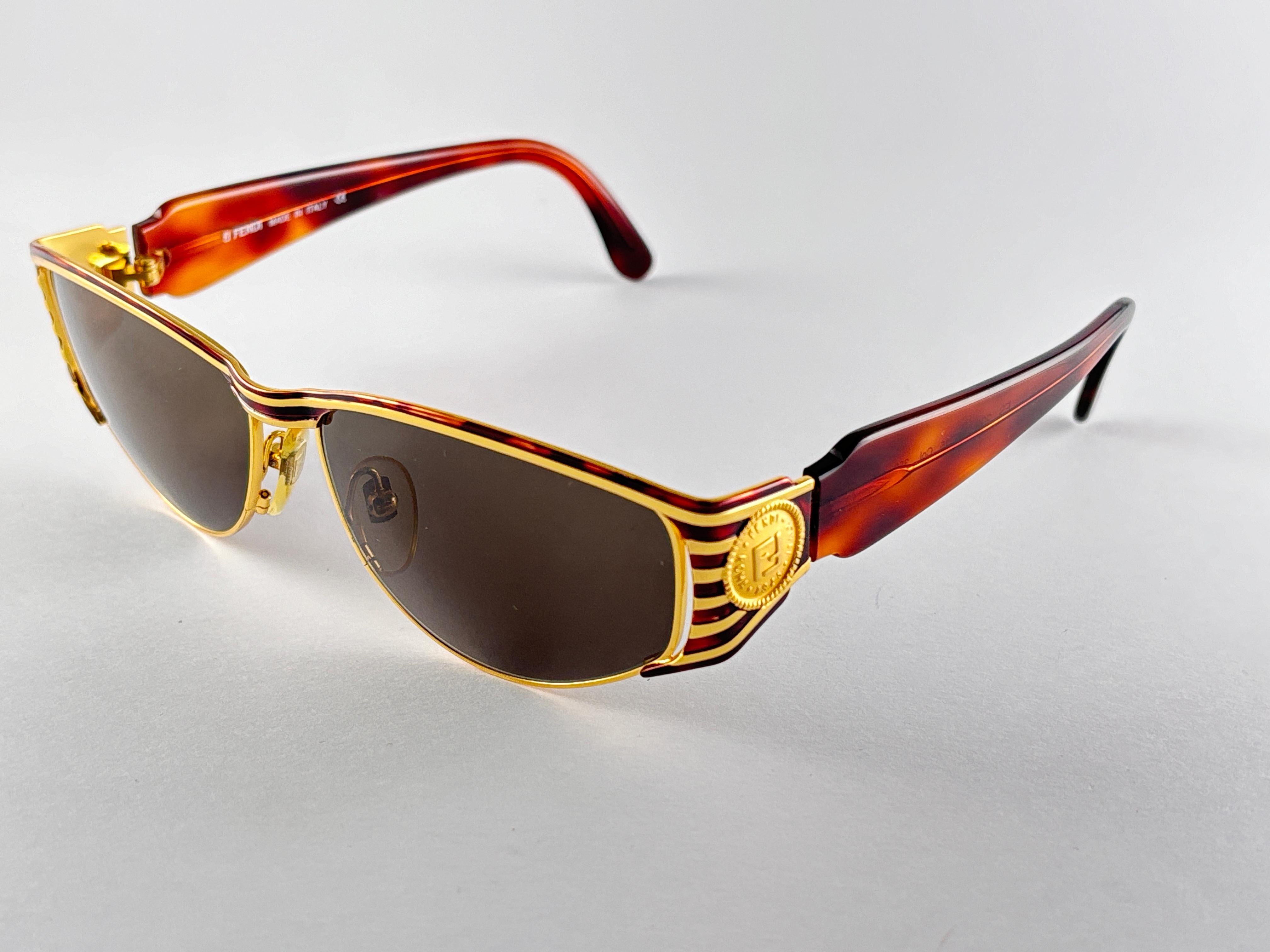 New Vintage Fendi FS298 Mask Tortoise & Gold Large 1990 Sunglasses Made in Italy For Sale 2