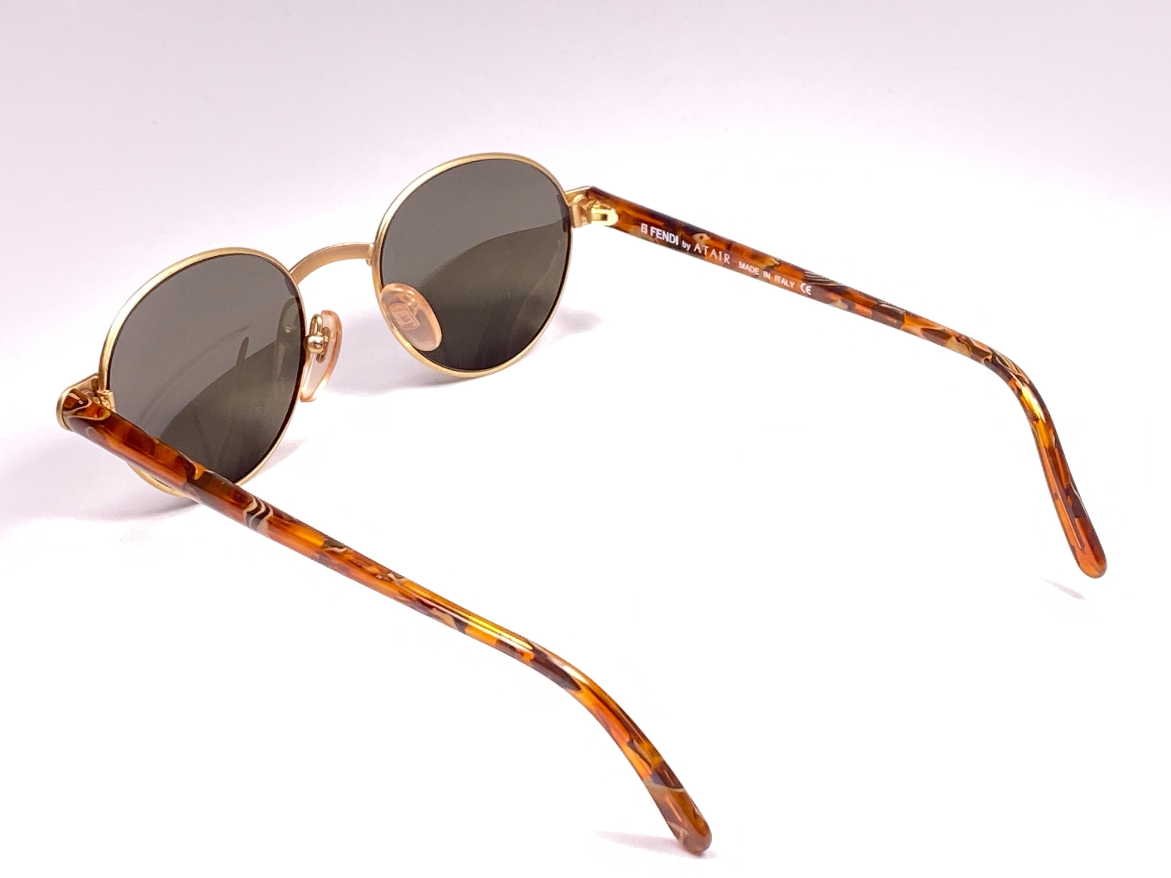 Fendi FS303 Oval Mattgold, Vintage  1990 Sonnenbrille Hergestellt in Italien für Damen oder Herren im Angebot
