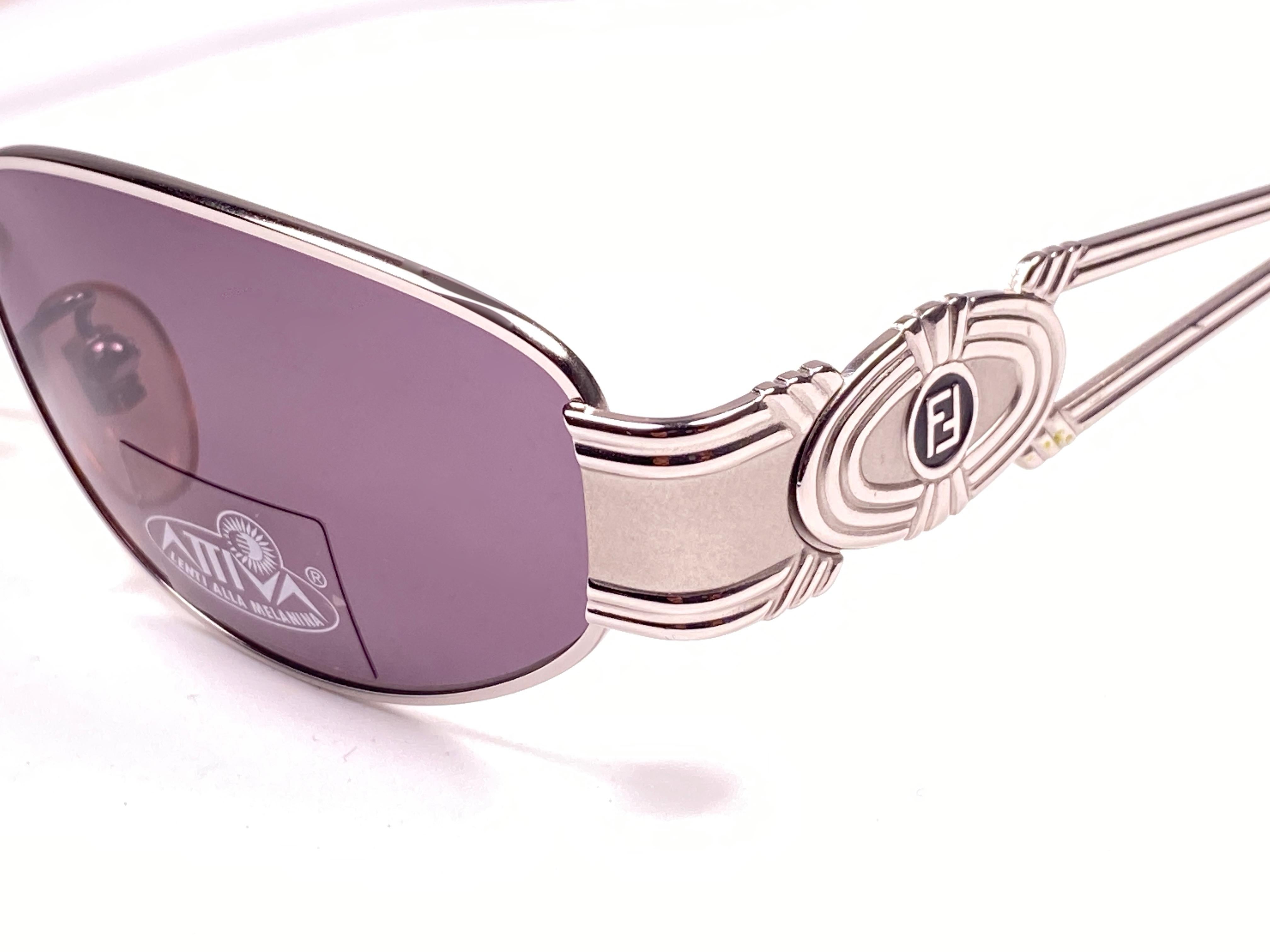 Neu Vintage Fendi FS7039 Oval Schwarz Silber 1990 Sonnenbrille, hergestellt in Italien, Vintage (Grau) im Angebot