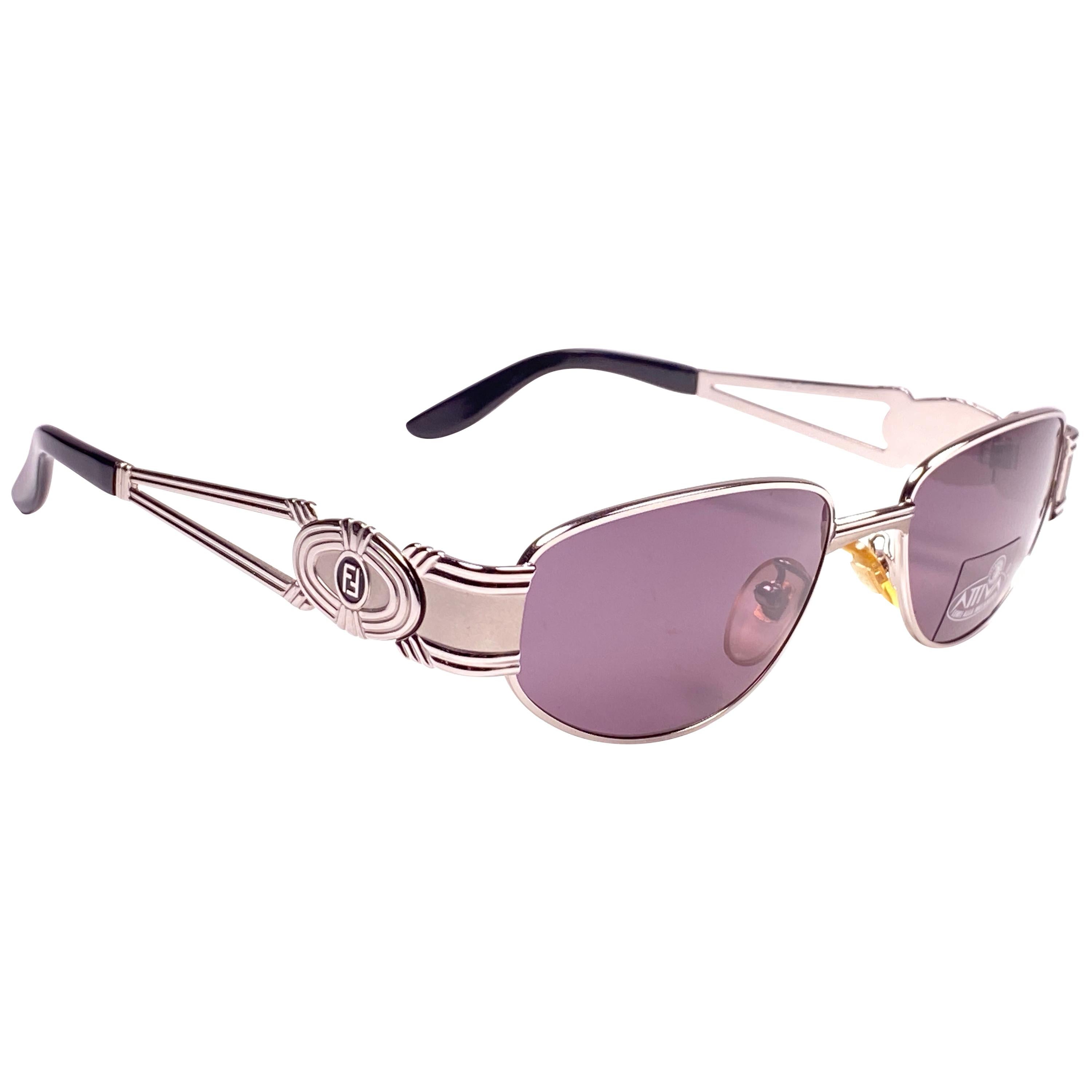 Neu Vintage Fendi FS7039 Oval Schwarz Silber 1990 Sonnenbrille, hergestellt in Italien, Vintage im Angebot
