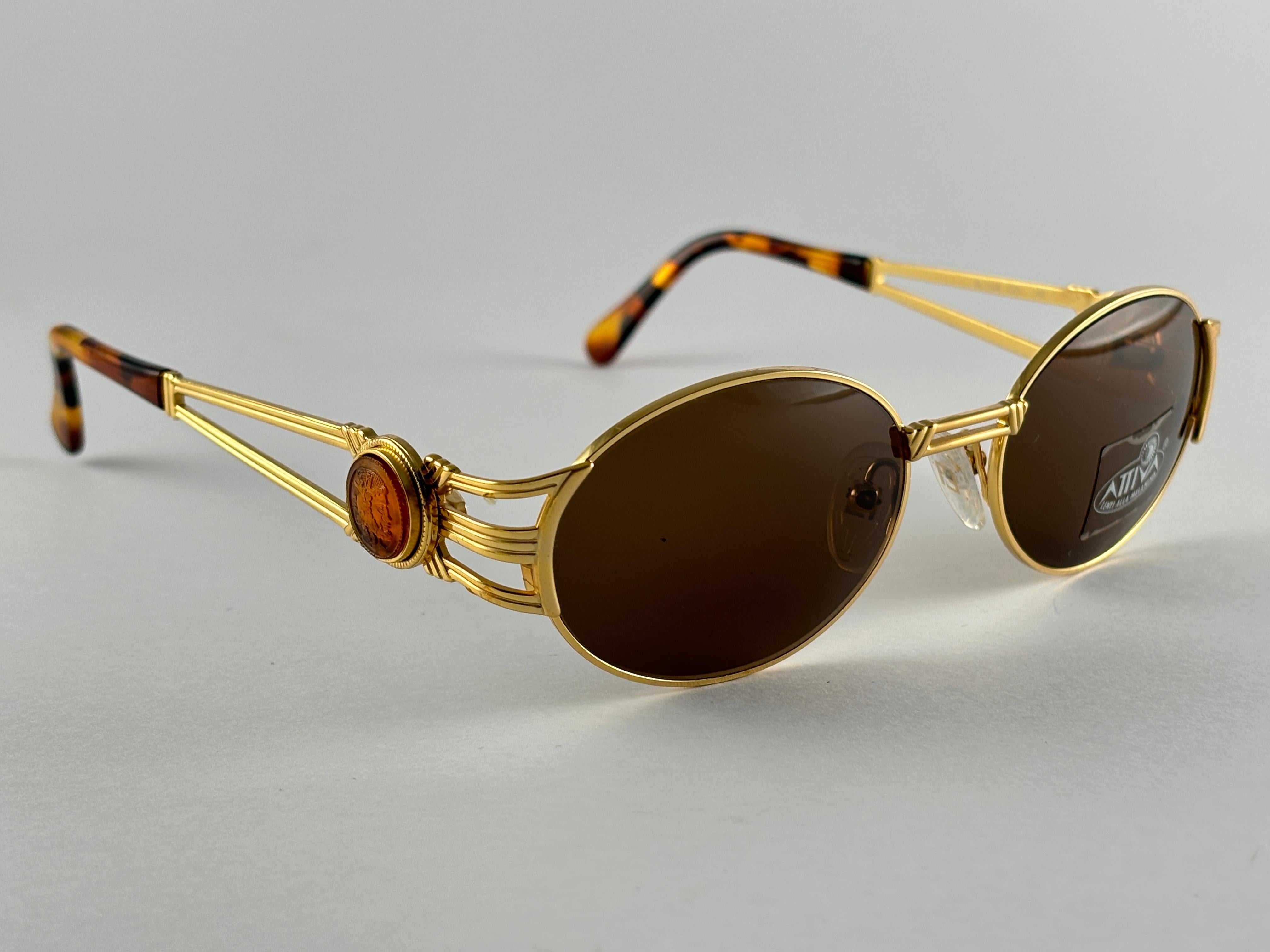 New Vintage Fendi SL7035 Gold Oval 1990 Sunglasses Made in Italy For Sale 1