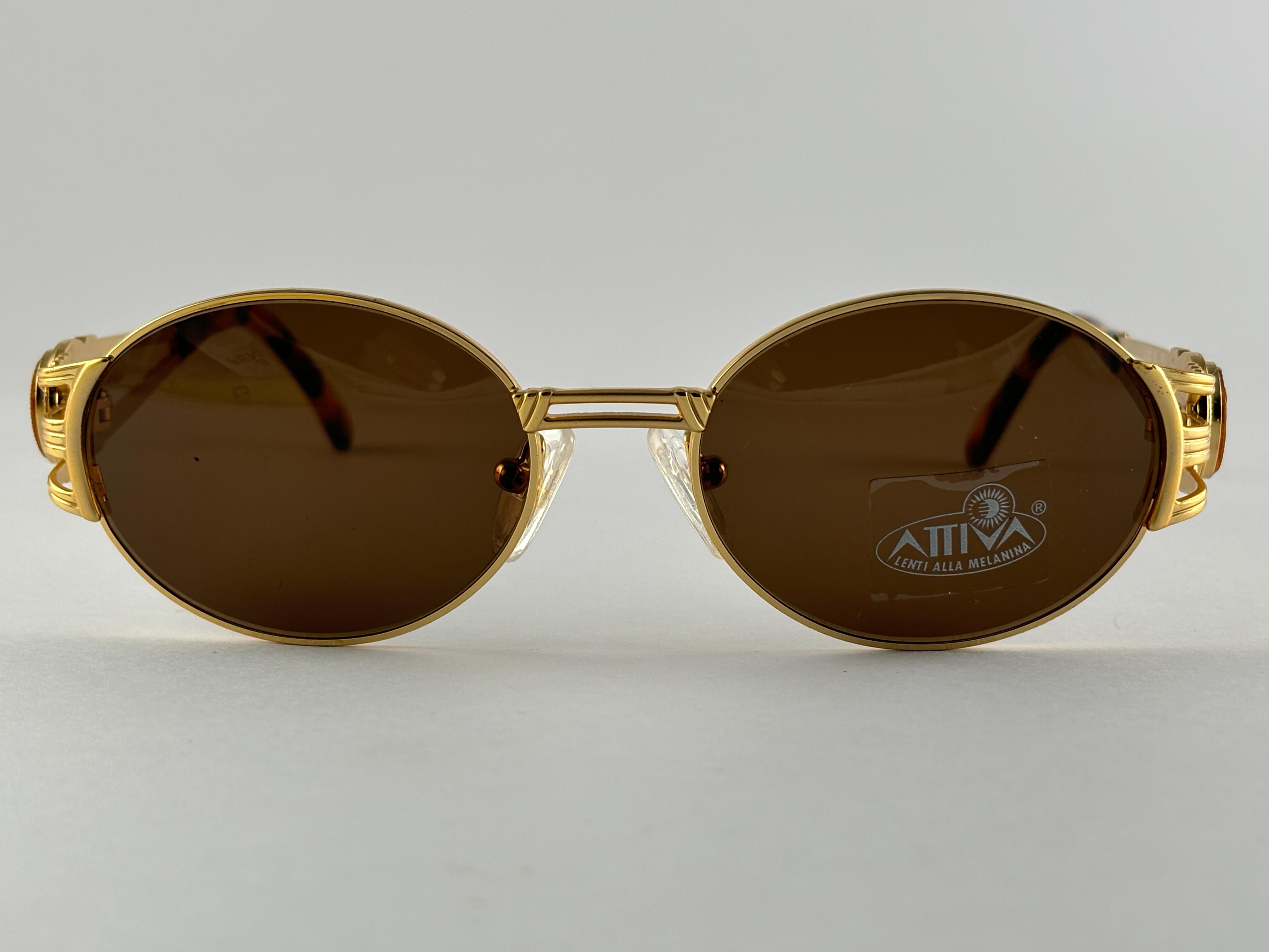 New Vintage Fendi SL7035 Gold Oval 1990 Sunglasses Made in Italy For Sale 2