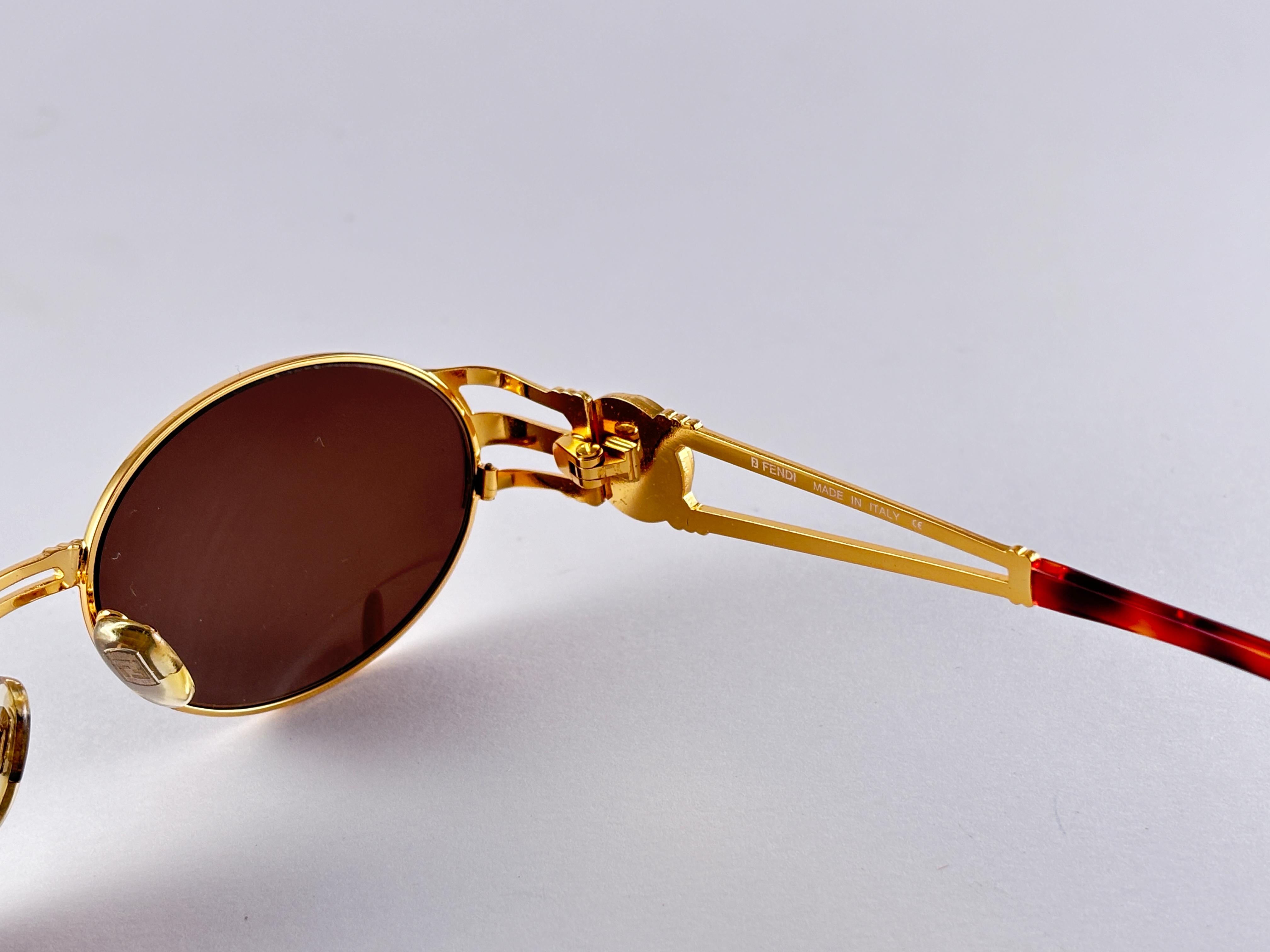 New Vintage Fendi SL7035 Tortoise & Gold Oval 1990 Sunglasses Made in Italy In New Condition For Sale In Baleares, Baleares