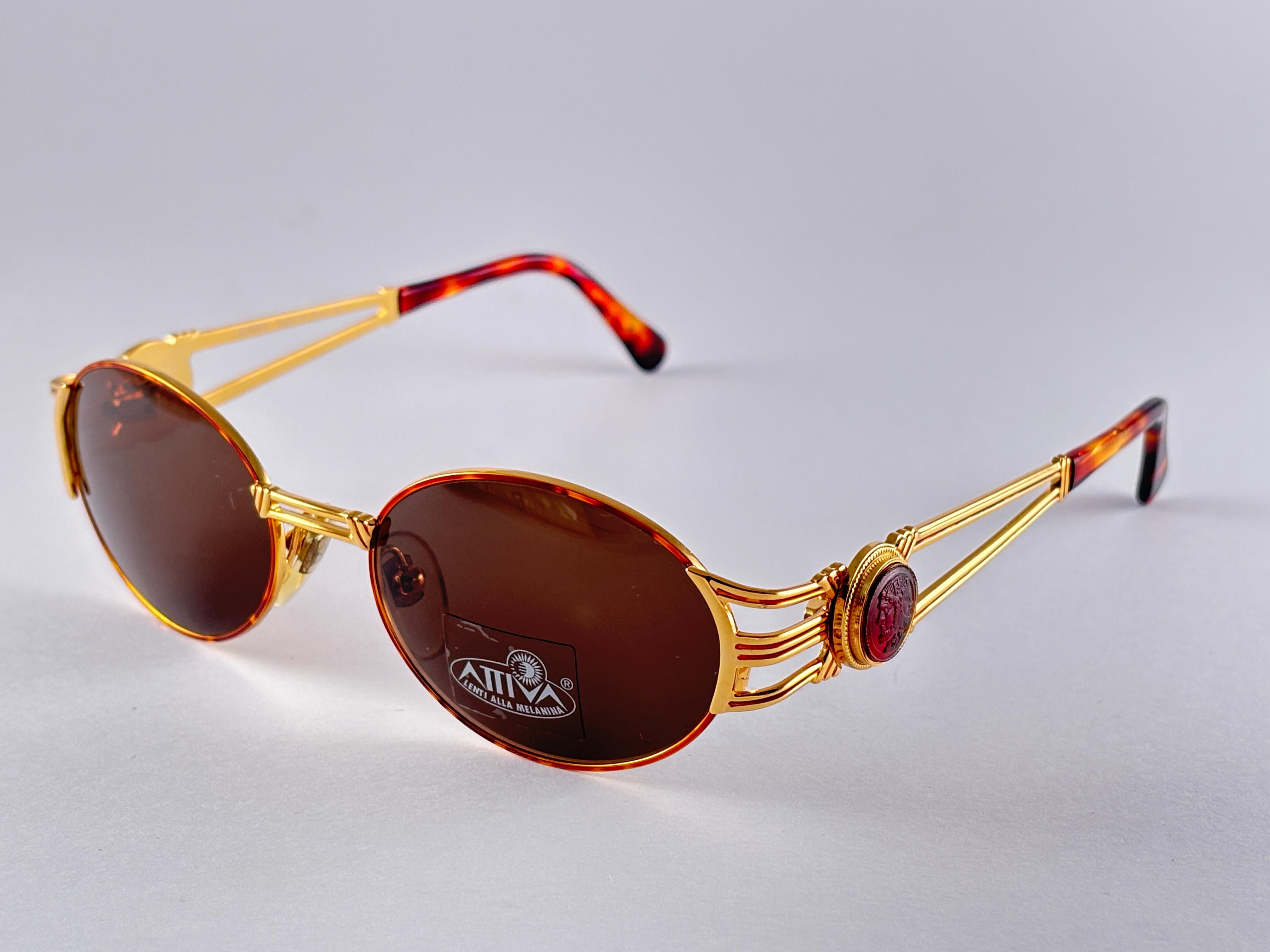 Women's or Men's New Vintage Fendi SL7035 Tortoise & Gold Oval 1990 Sunglasses Made in Italy For Sale
