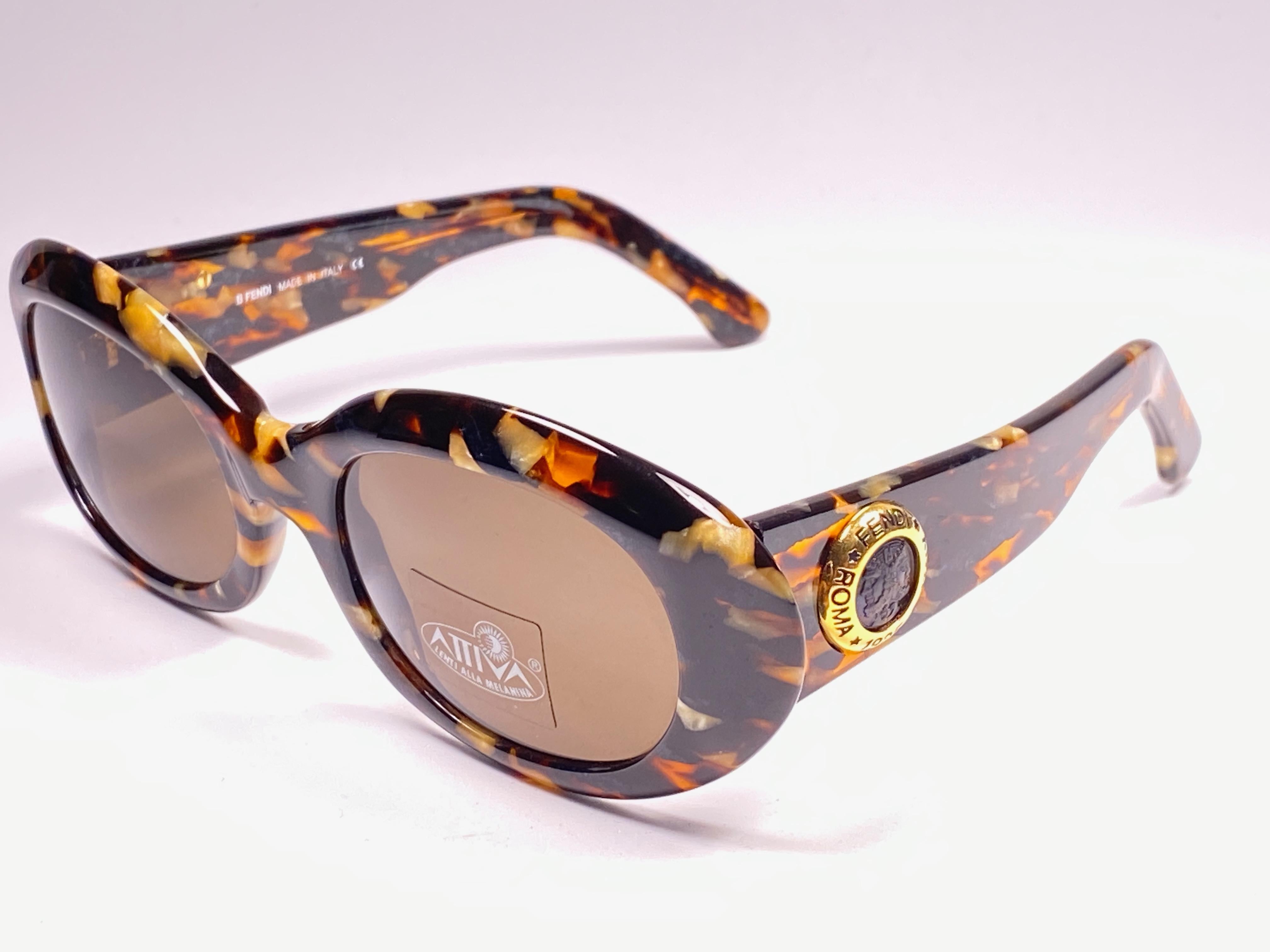 New Vintage Fendi SL7503 Oval Sleek Tortoise 1990 Sunglasses In New Condition In Baleares, Baleares