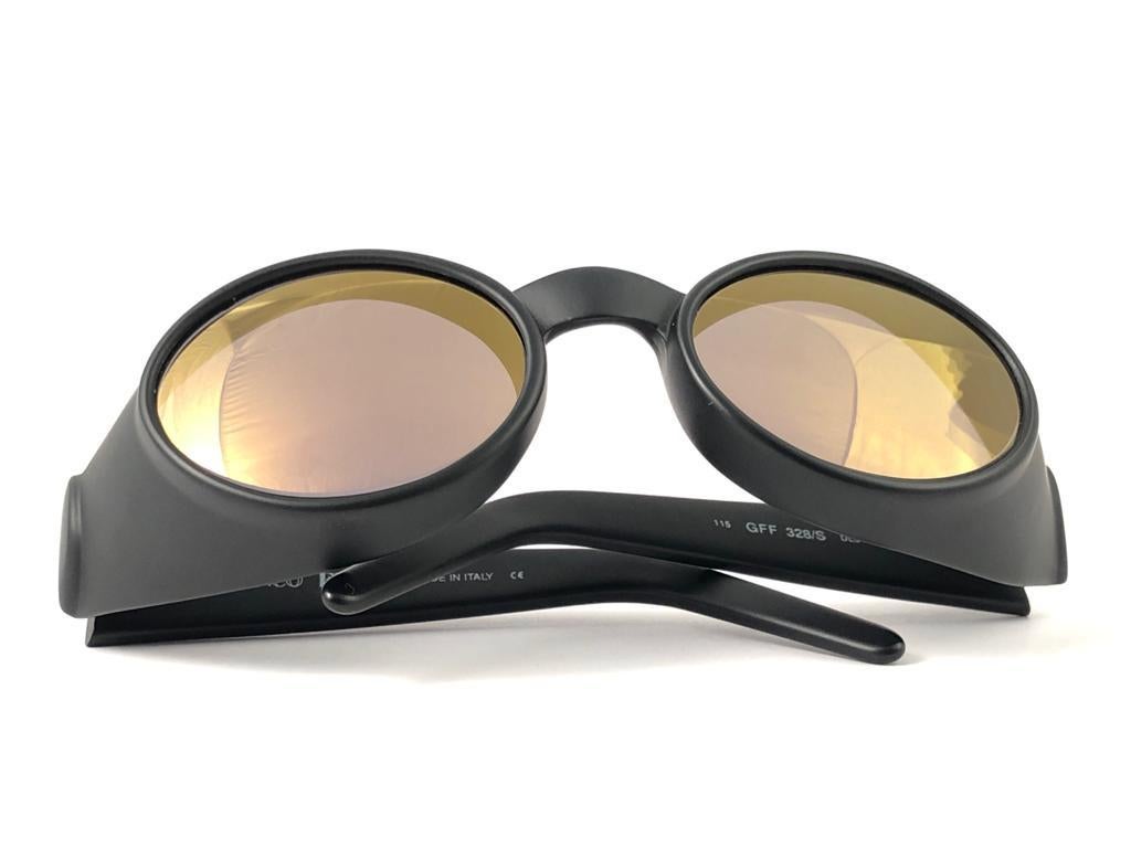 New Vintage Gianfranco Ferré 328 Black Matte Gold Lenses 1990 Italy Sunglasses In New Condition In Baleares, Baleares