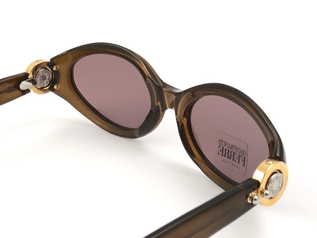 Nouveau Vintage Gianfranco Ferré 390 Tortoise & Gold 1990  Lunettes de soleil d'Italie en vente 4