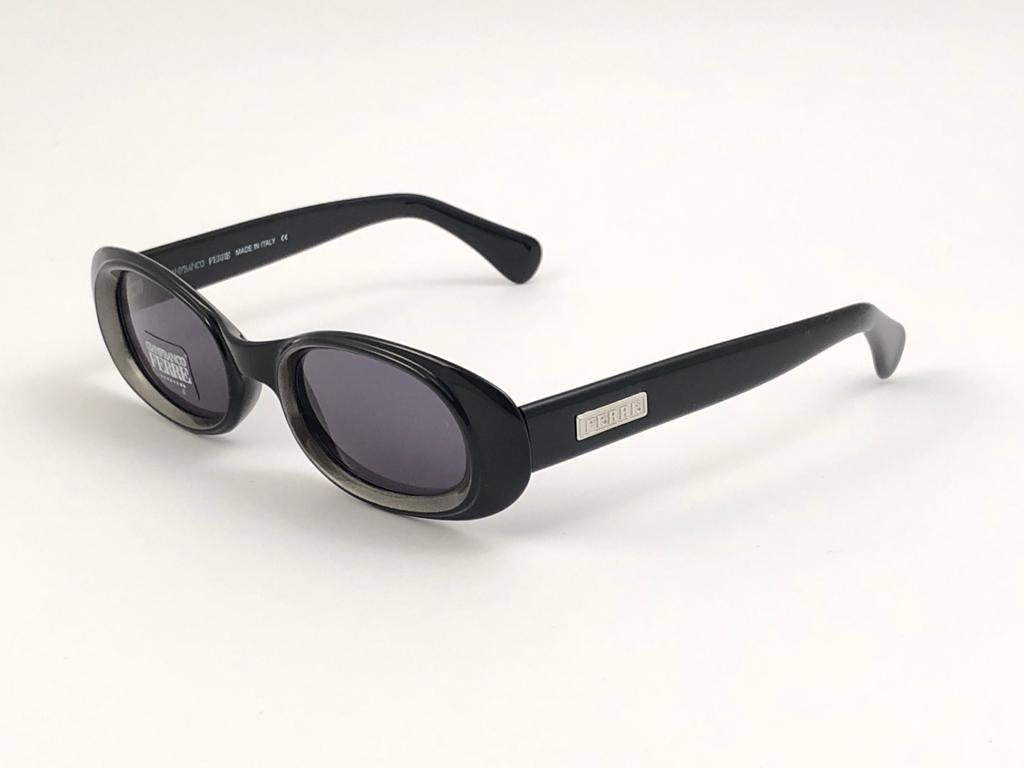 New Vintage Gianfranco Ferré 420 Sleek Black 1990  Made in Italy Sunglasses In New Condition In Baleares, Baleares