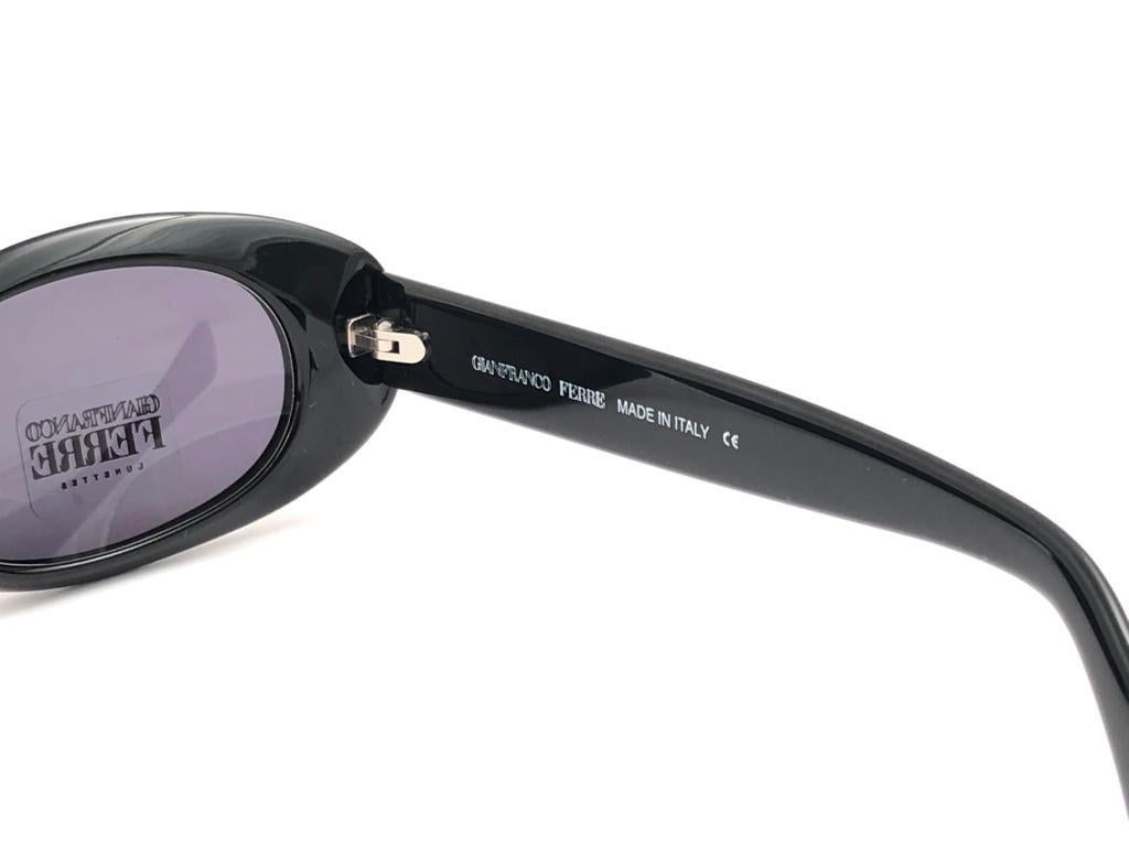 Women's or Men's New Vintage Gianfranco Ferré 420 Sleek Black 1990  Made in Italy Sunglasses