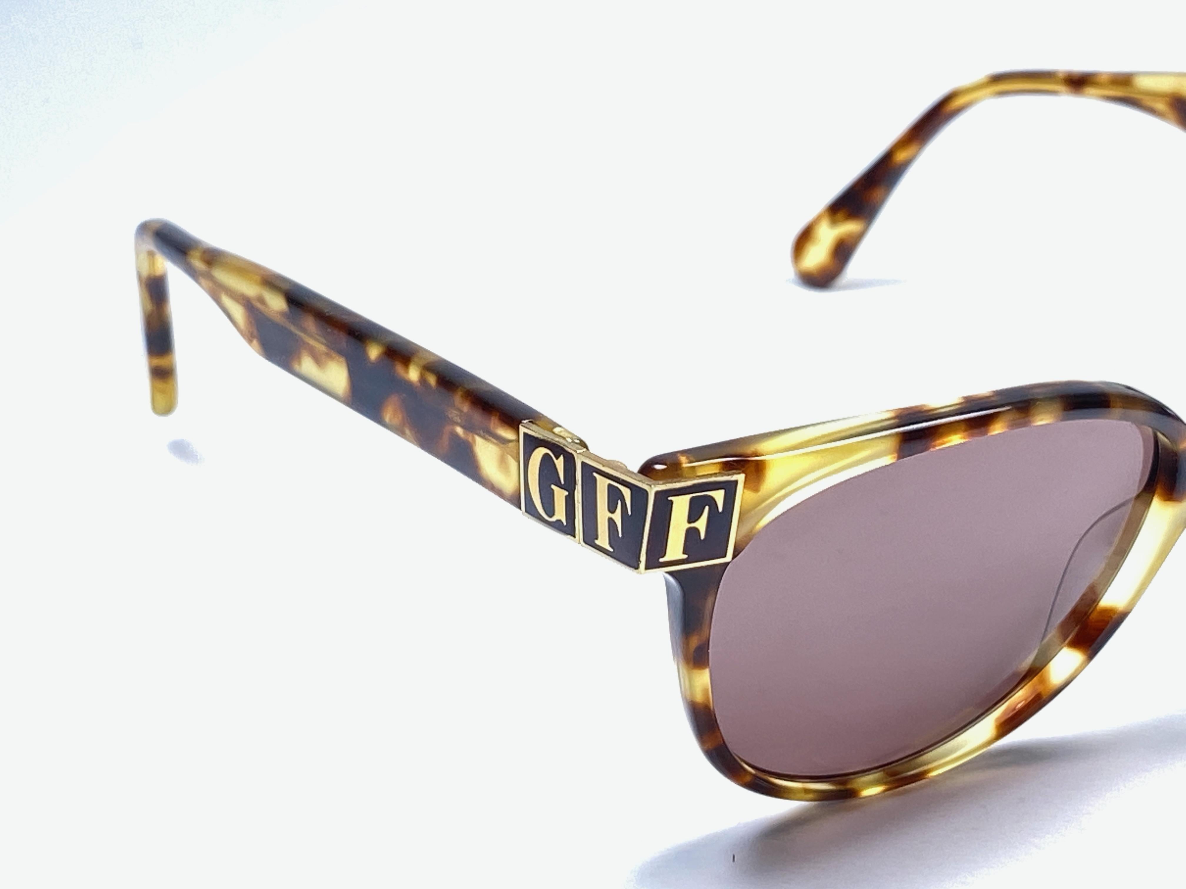 Women's or Men's New Vintage Gianfranco Ferré GFF 105 Gold / Tortoise 1990 Italy Sunglasses For Sale