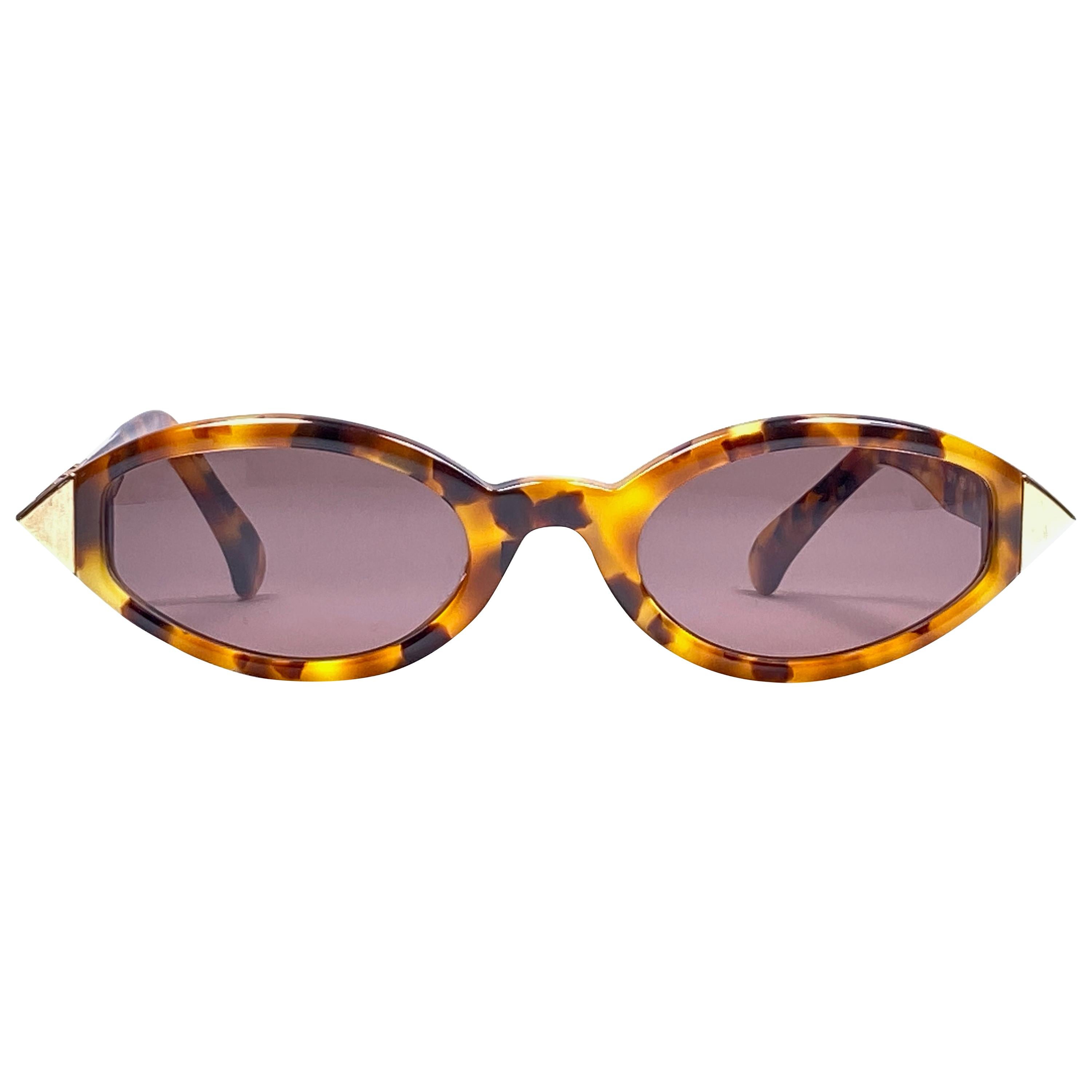 Lunettes de soleil vintage Gianfranco Ferré GFF 180 dorées/œil de chat clair, Italie, 1990, neuves en vente