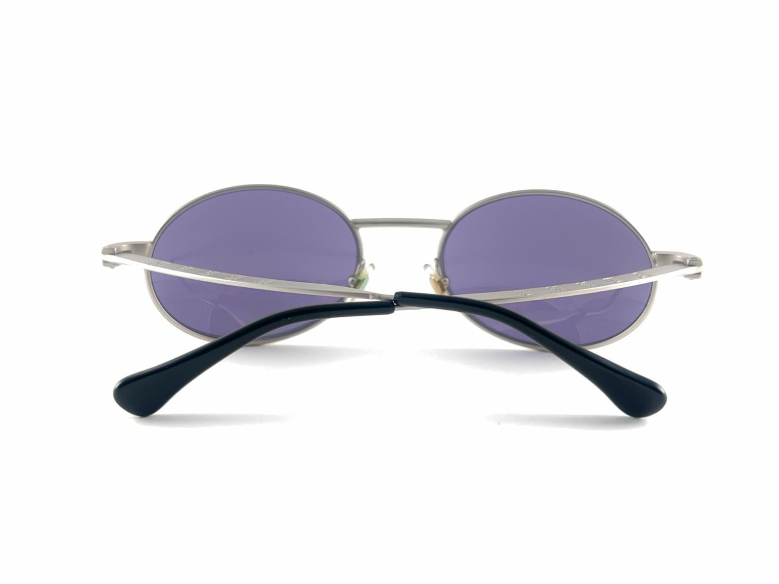 Neu Vintage Gianfranco Ferre Gff 314S Oval Silber Mate Made In Italy Sonnenbrille, hergestellt in Italien für Damen oder Herren im Angebot