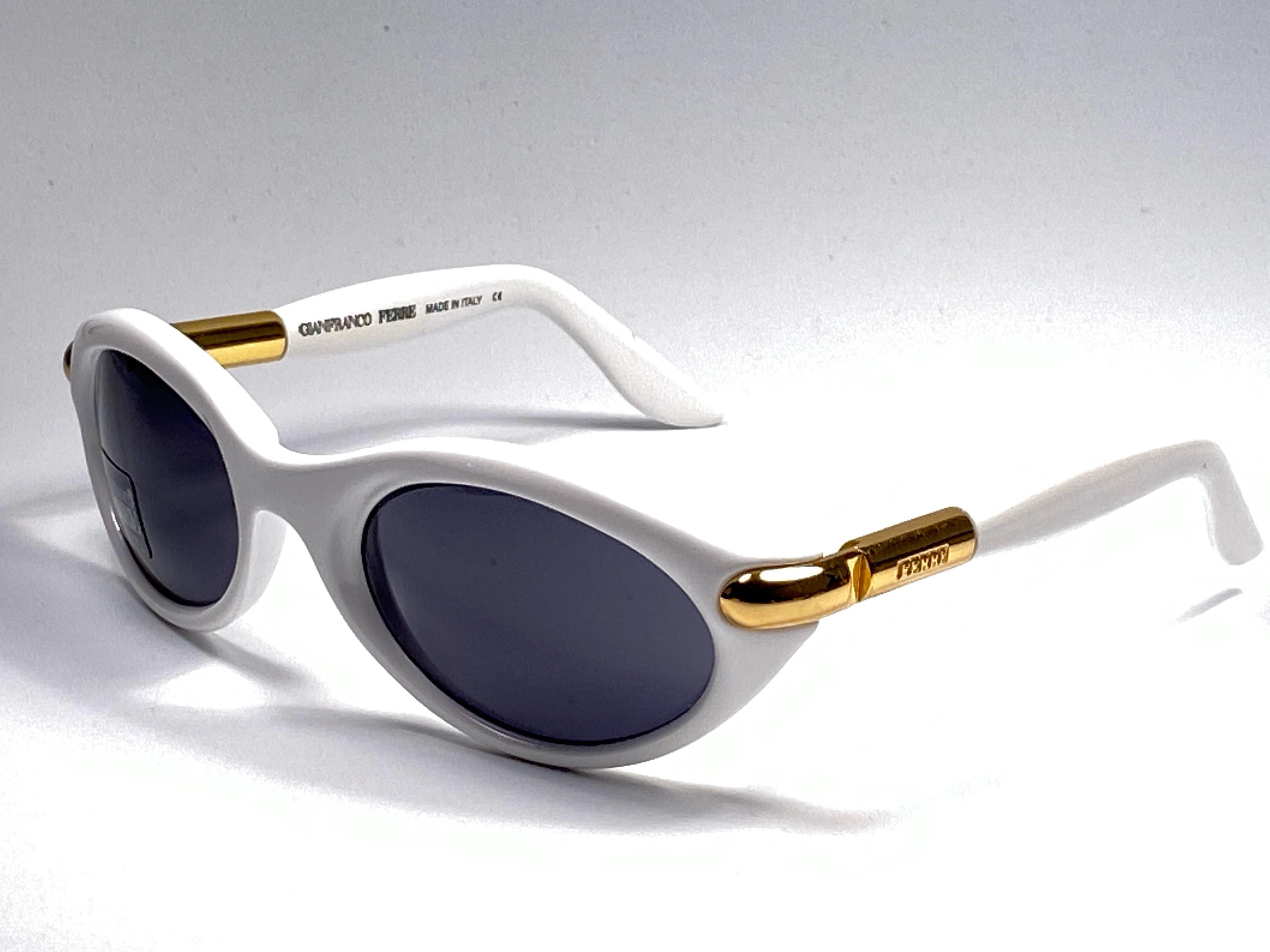 Gray New Vintage Gianfranco Ferré GFF 331S Gold / White Cat Eye 1990 Italy Sunglasses For Sale