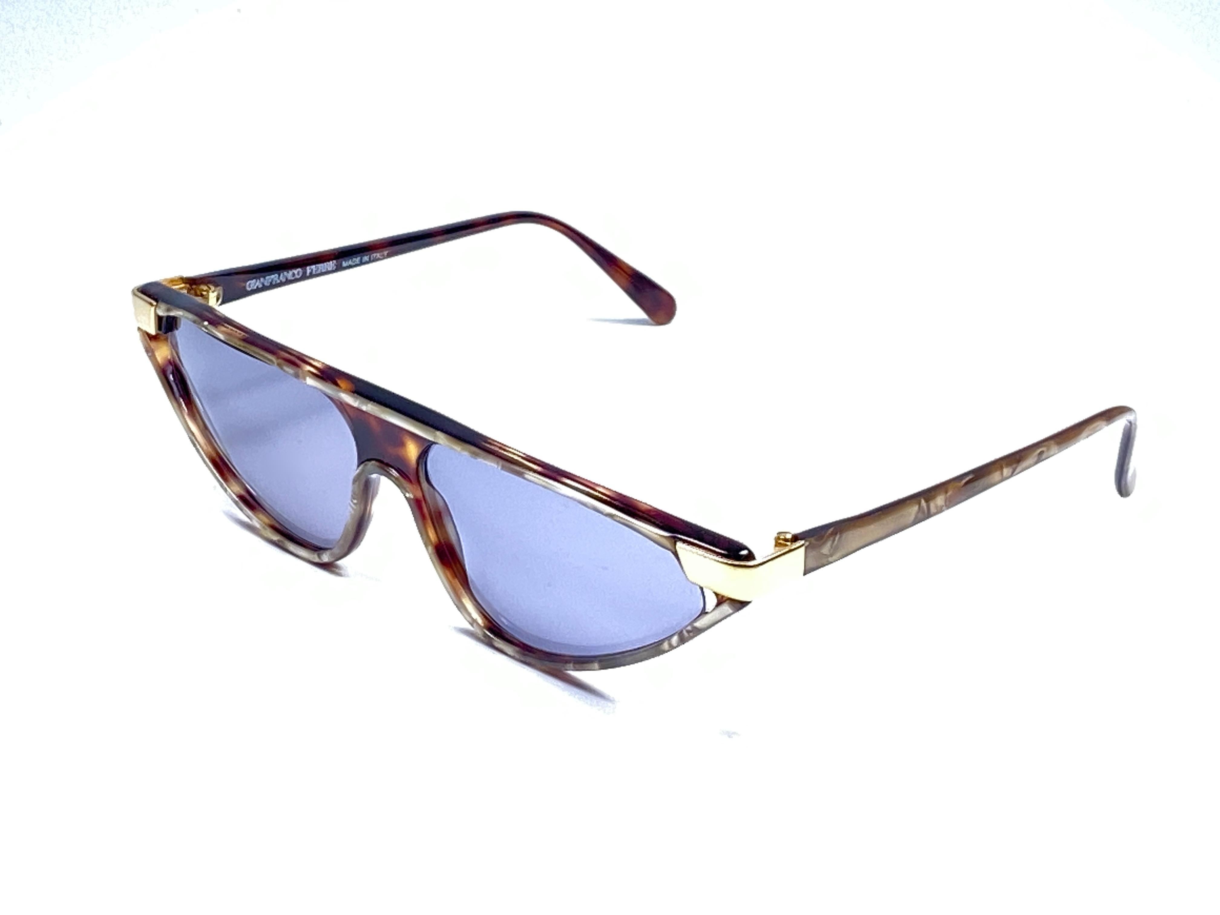 Purple New Vintage Gianfranco Ferré GFF 36S Gold / Light Cat Eye 1990 Italy Sunglasses For Sale