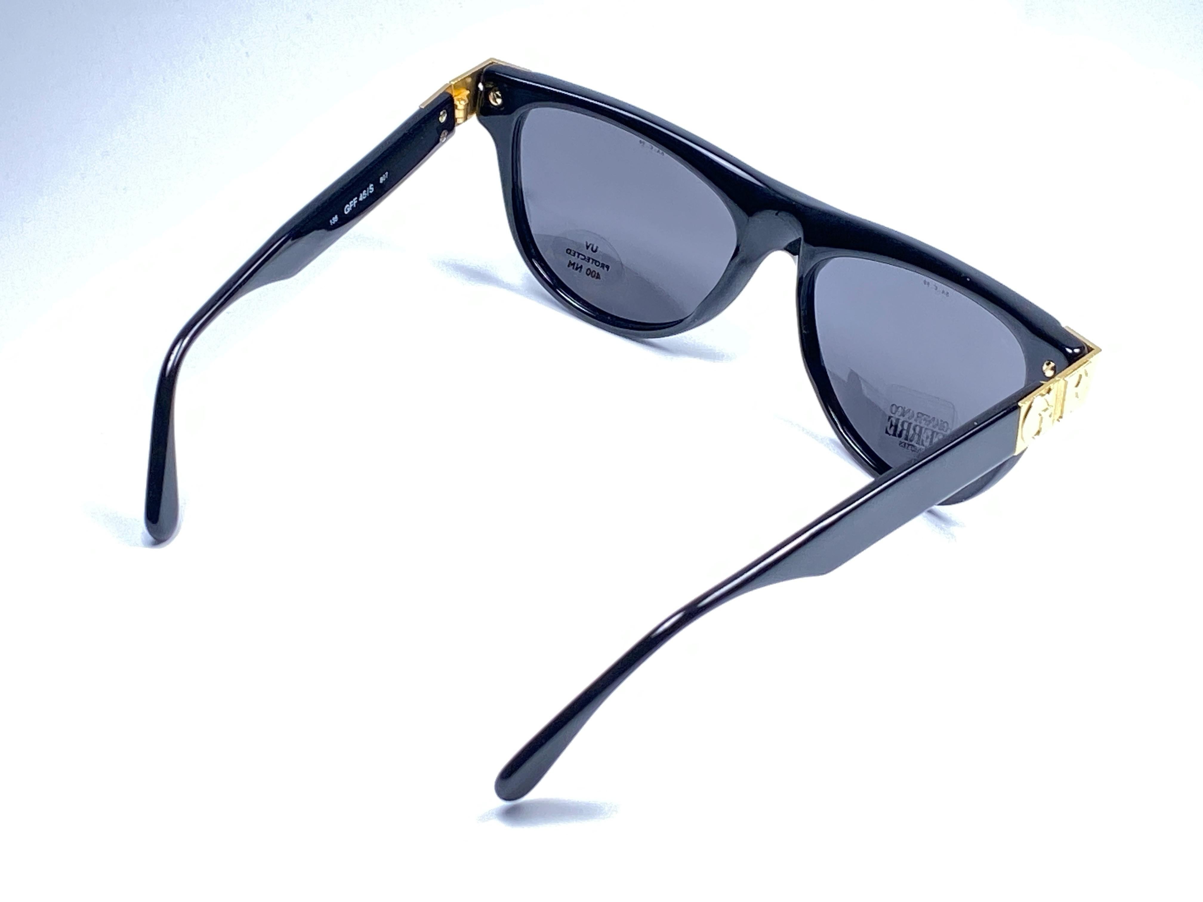 New Vintage Gianfranco Ferré GFF 46S Gold / Black 1990  Italy Sunglasses In New Condition In Baleares, Baleares