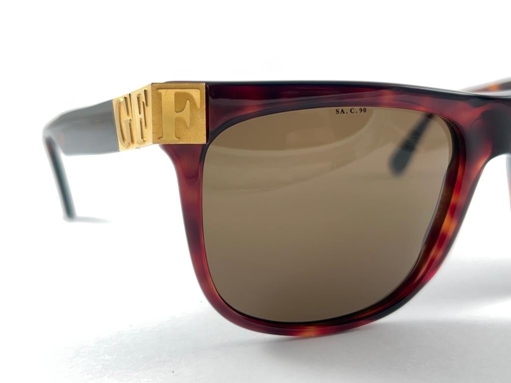 Marrone Nuovo Occhiali da Sole Vintage Gianfranco Ferré GFF 47/S Oro / Tartaruga Scura 1990 Italia in vendita