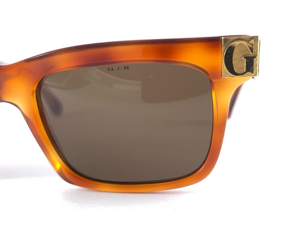 Women's or Men's New Vintage Gianfranco Ferré GFF 48/S Gold & Tortoise 1990's Italy Sunglasses For Sale