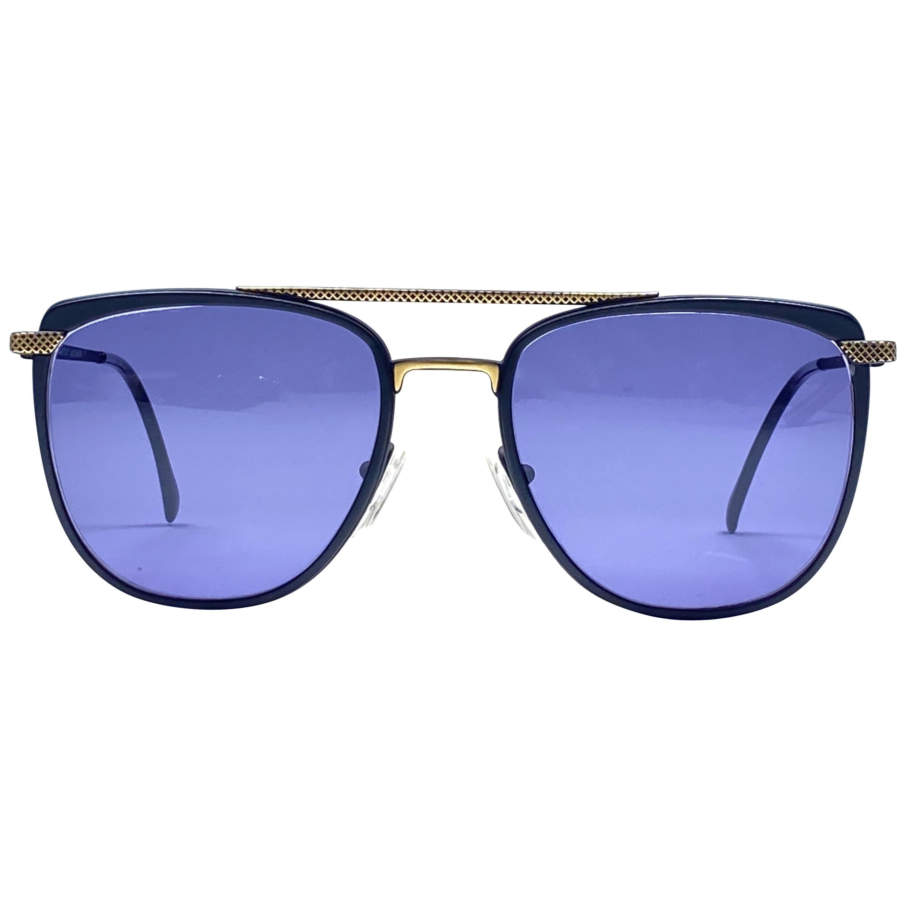 New Vintage Gianfranco Ferré GFF 73 Gold / Black 1990  Italy Sunglasses For Sale