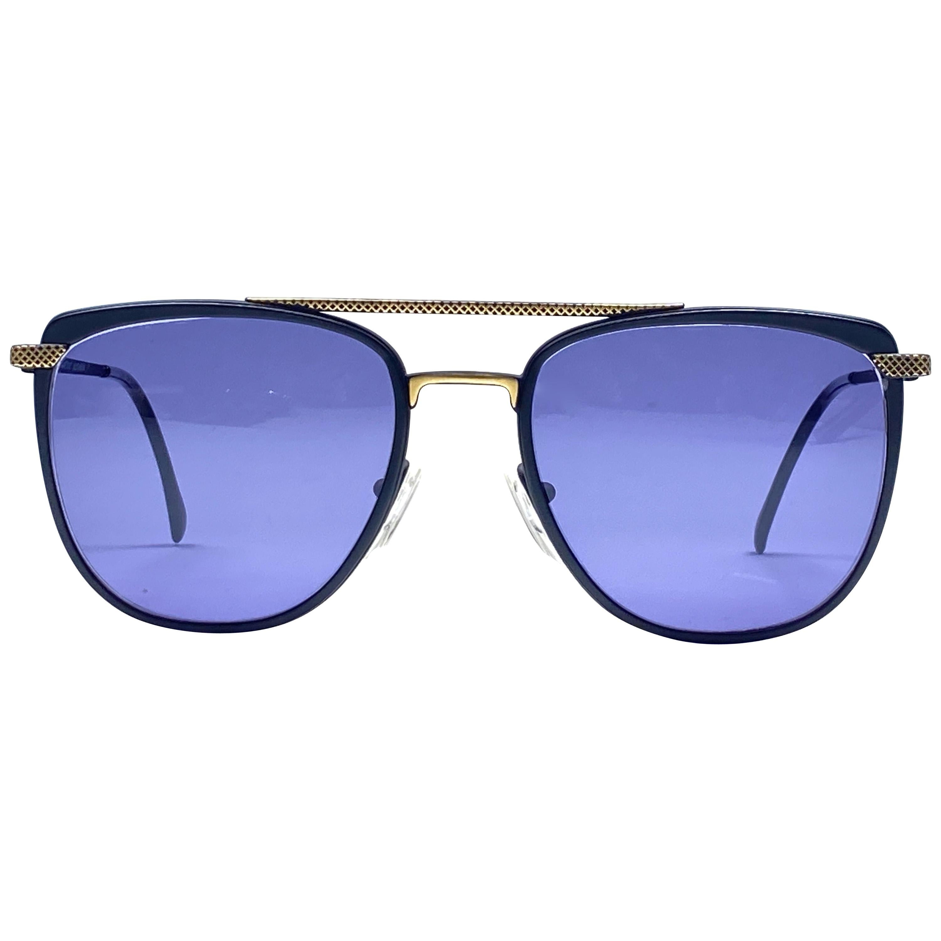 New Vintage Gianfranco Ferré GFF 73 Gold / Black 1990  Italy Sunglasses For Sale