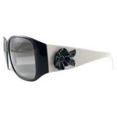 New Vintage Gianni Versace M 4148B Black & White Frame 2000'S Italy Sunglasses