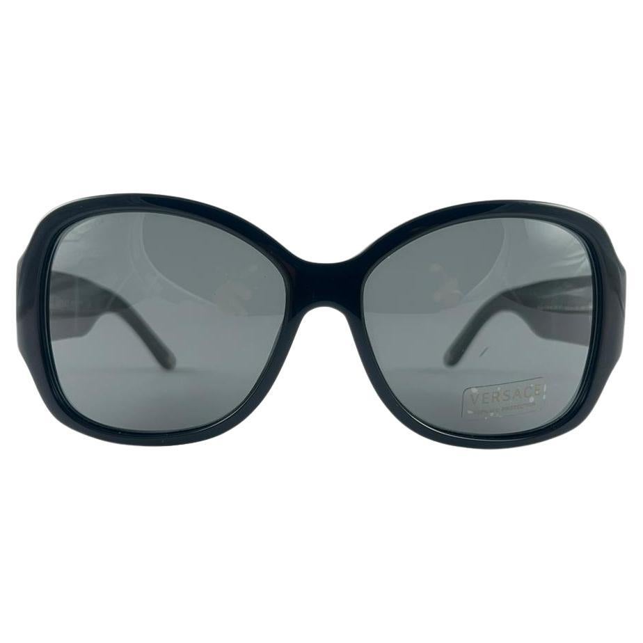 New Vintage Gianni Versace M 4166B Black Butterfly Frame 2000'S Italy Sunglasses For Sale
