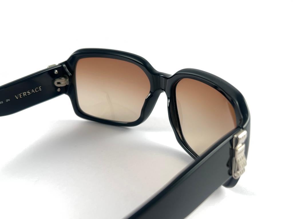 New Vintage Gianni Versace M 4170 Black Frame 2000'S Italy Sunglasses For Sale 5
