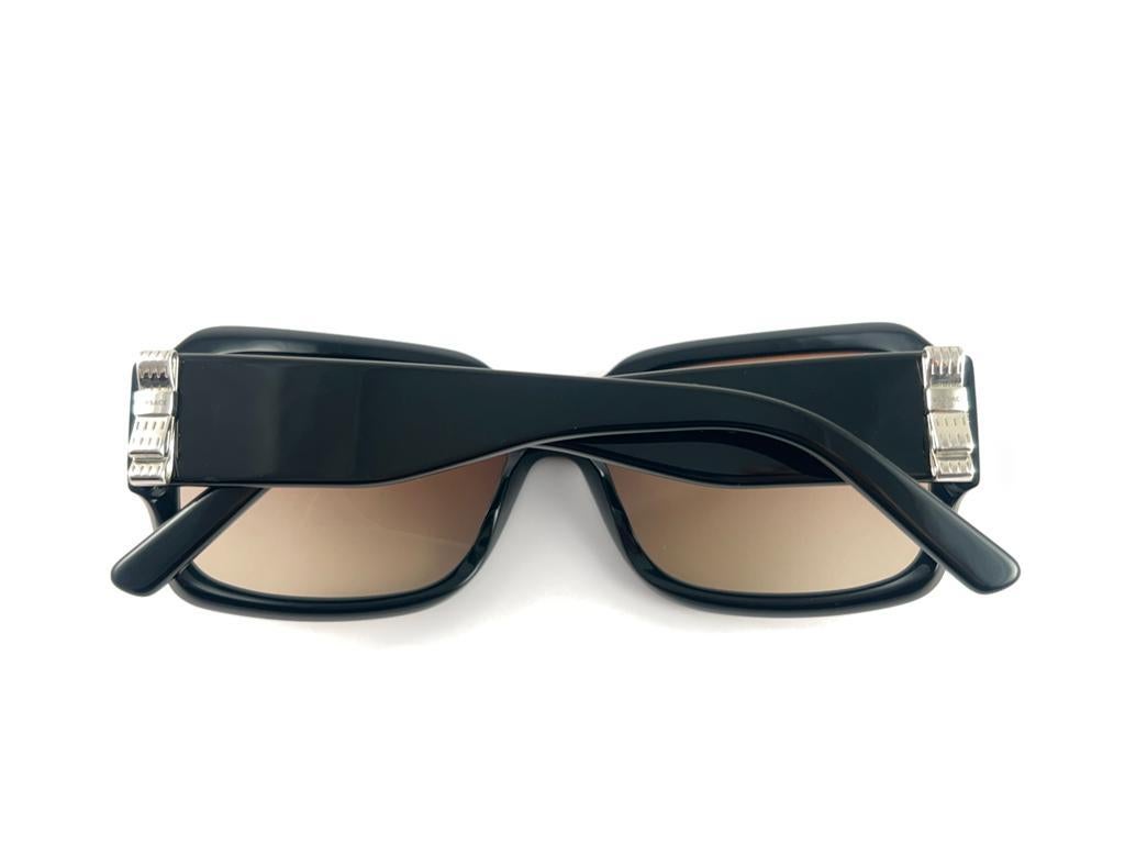 New Vintage Gianni Versace M 4170 Black Frame 2000'S Italy Sunglasses For Sale 7