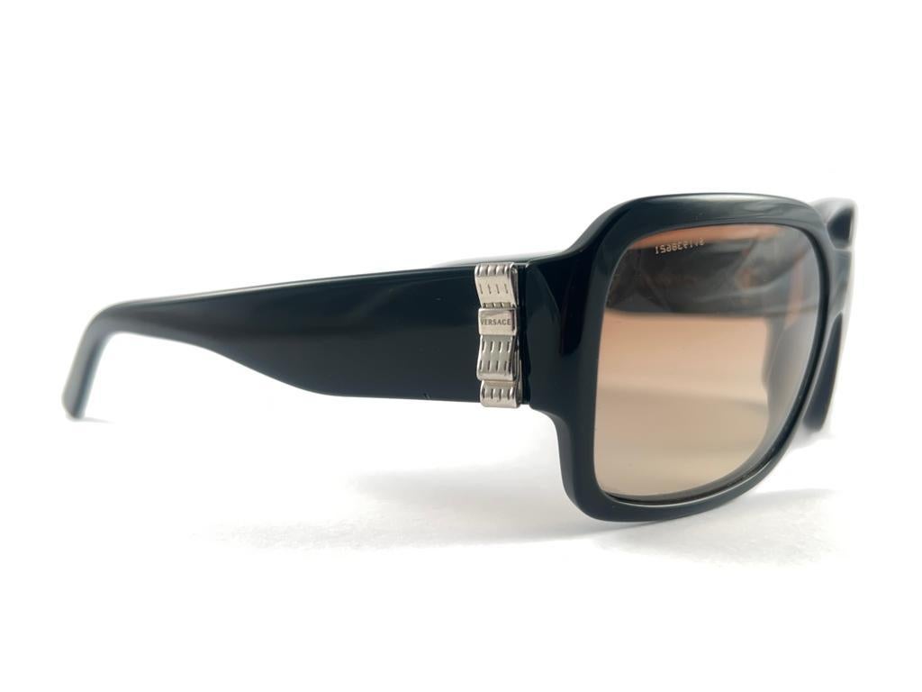 Women's New Vintage Gianni Versace M 4170 Black Frame 2000'S Italy Sunglasses For Sale