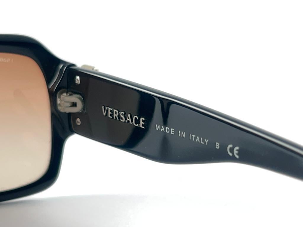 New Vintage Gianni Versace M 4170 Black Frame 2000'S Italy Sunglasses For Sale 4