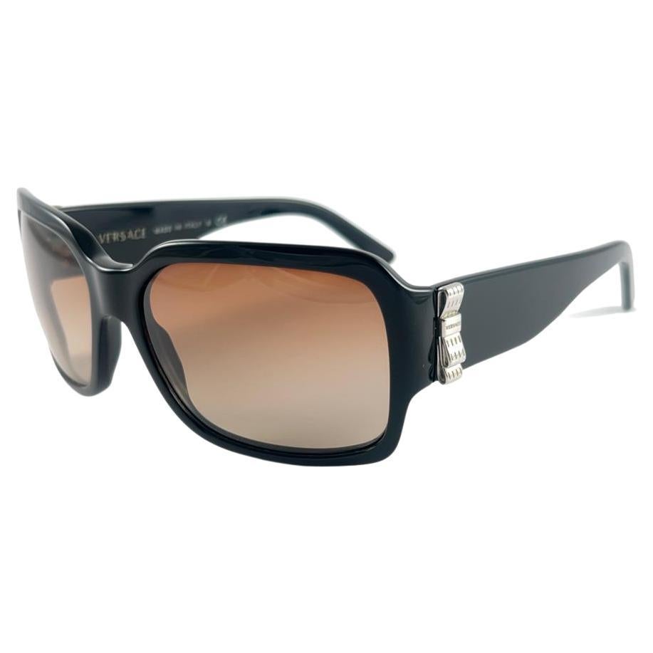 New Vintage Gianni Versace M 4170 Black Frame 2000's Italy Sunglasses en vente