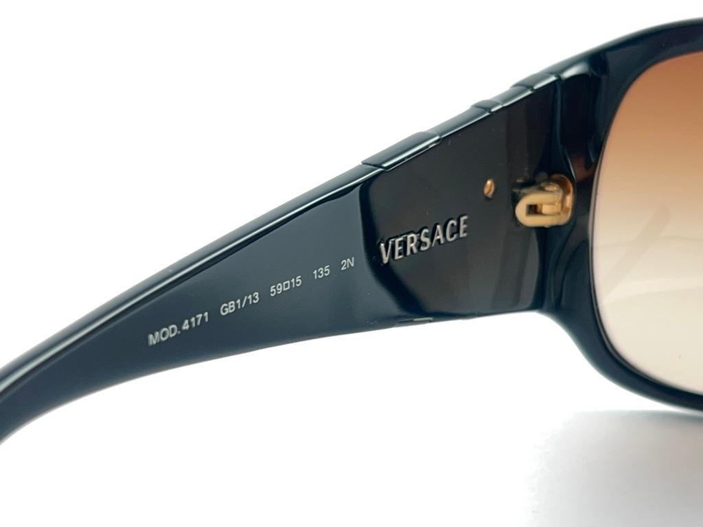 New Vintage Gianni Versace M 4171 Oversized Black Frame 2000'S Italy Sunglasses For Sale 1