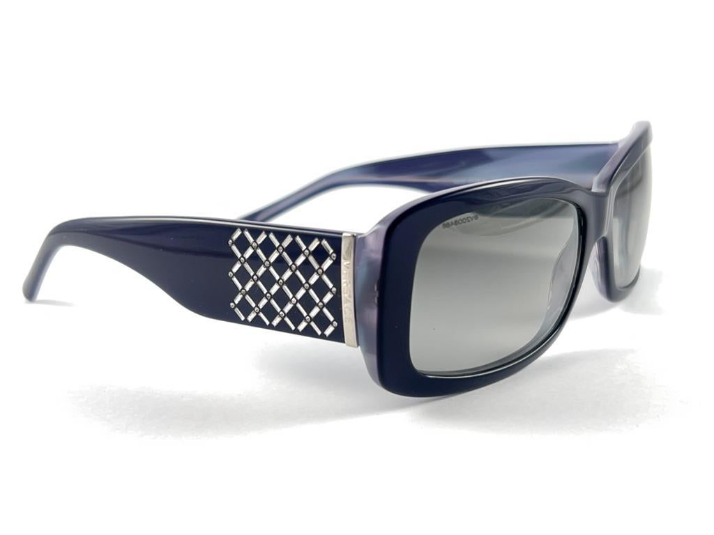 Gray New Vintage Gianni Versace Mod 4146B Purple & Silver 2000 'S Italy Sunglasses For Sale
