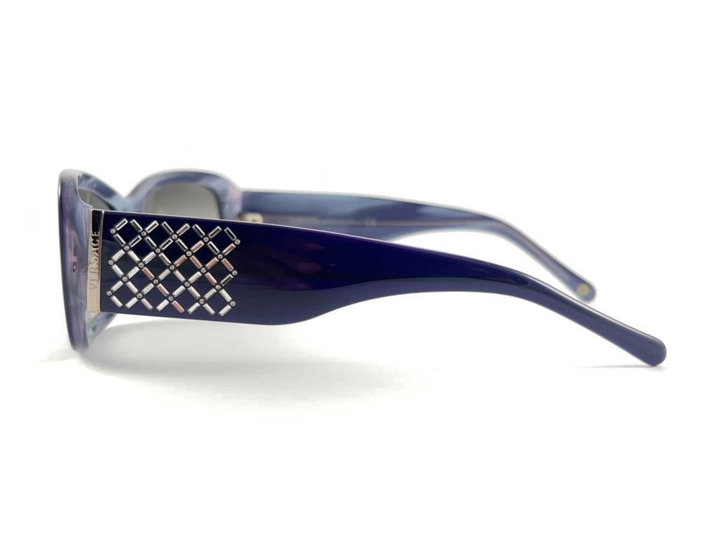 New Vintage Gianni Versace Mod 4146B Purple & Silver 2000 'S Italy Sunglasses For Sale 1