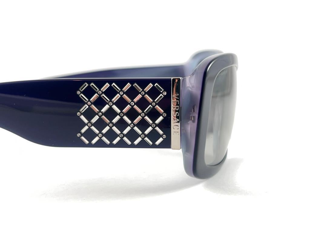 New Vintage Gianni Versace Mod 4146B Purple & Silver 2000 'S Italy Sunglasses For Sale 2