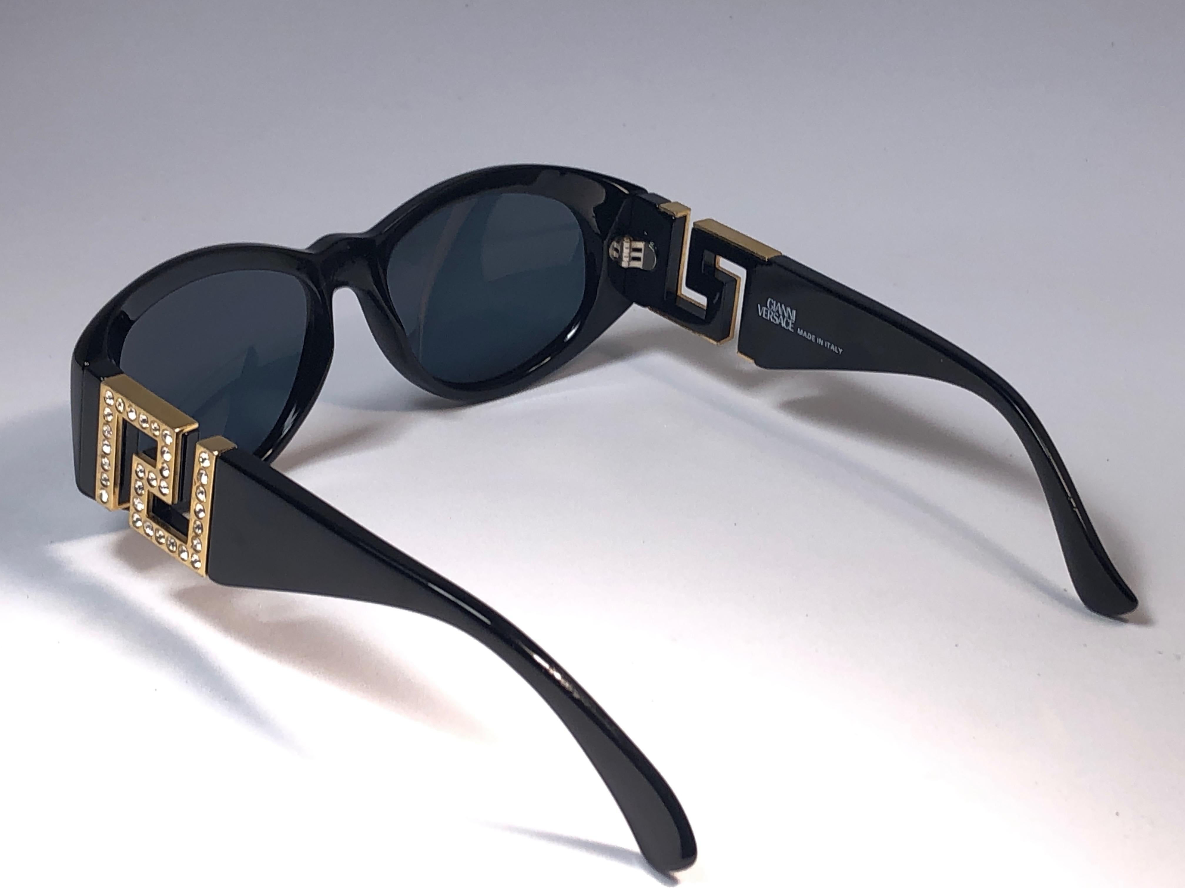 New Vintage Gianni Versace T24 C Sleek Black Sunglasses 1990's Made in Italy 1