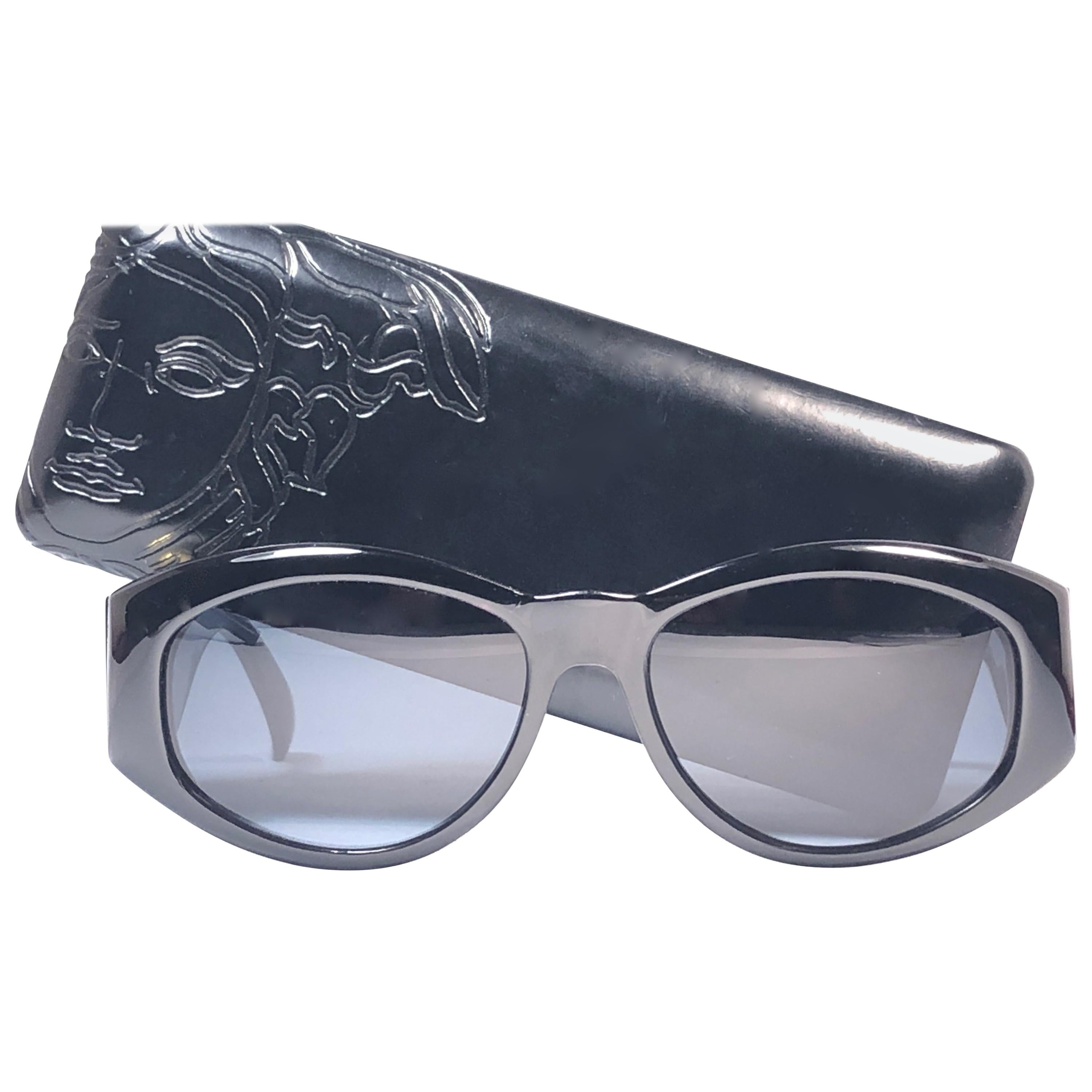 New Vintage Gianni Versace T24 C Sleek Black Sunglasses 1990's Made in Italy