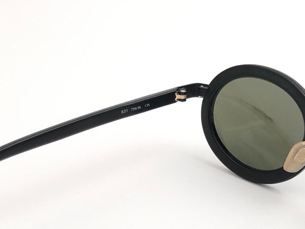 New Vintage Giorgio Armani 631 Oval Black  1990 Sunglasses Made in Italy In New Condition In Baleares, Baleares
