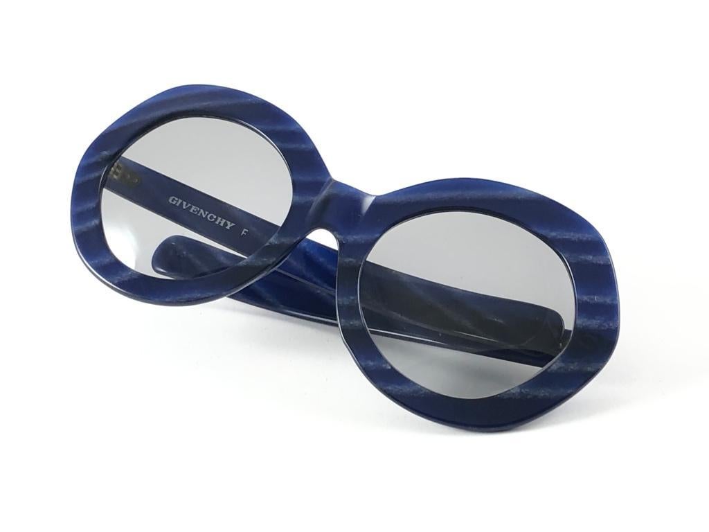 New Vintage Givenchy Oversized Marbled Blue 1970's Sunglasses France For Sale 3