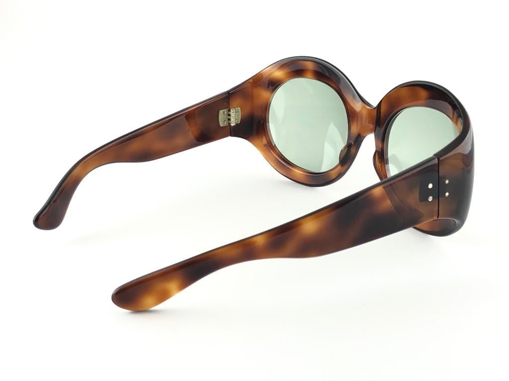 New Vintage Givenchy Tortoise Oversized Green Lenses 1970's  Sunglasses France In New Condition In Baleares, Baleares