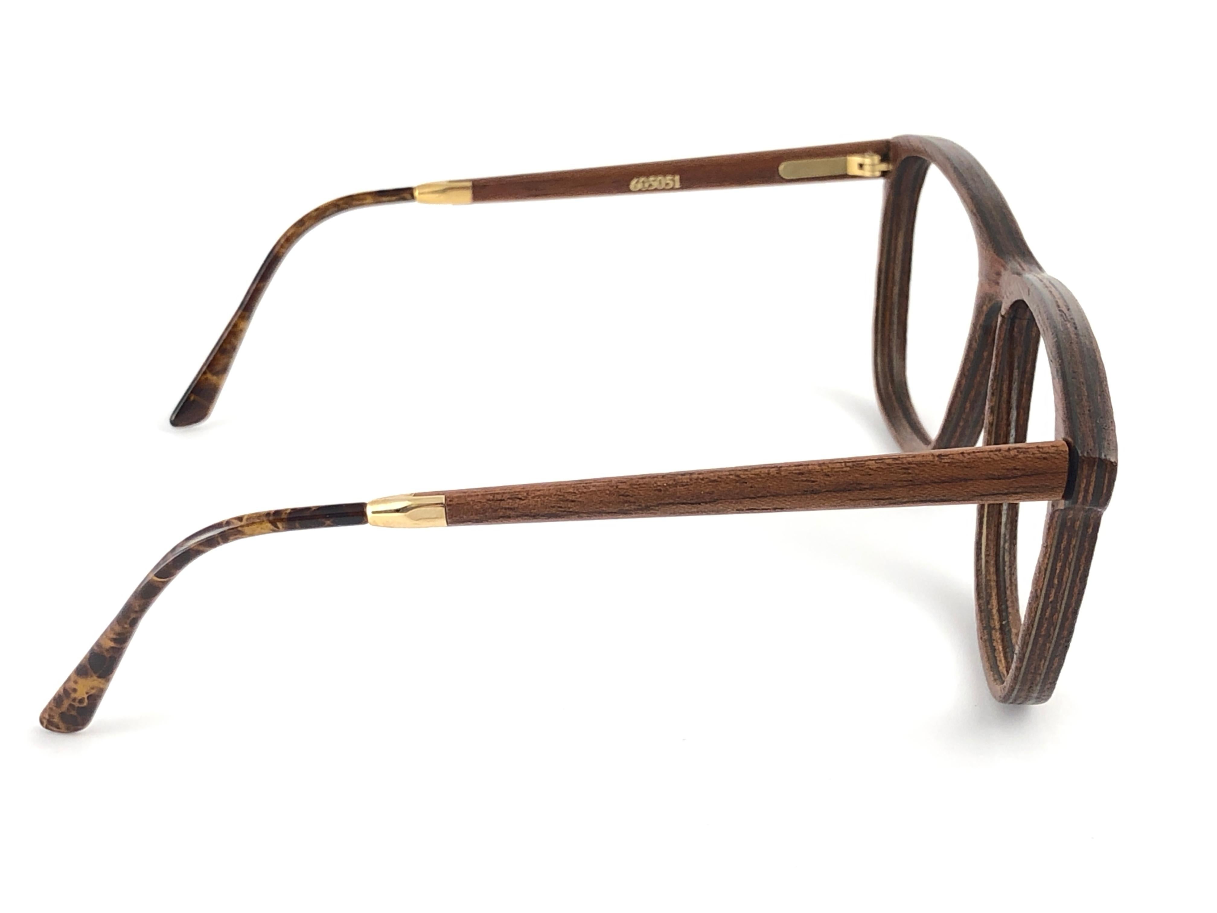New Vintage Gold & Wood 605051 Genuine RX Glasses 1980's France In New Condition For Sale In Baleares, Baleares