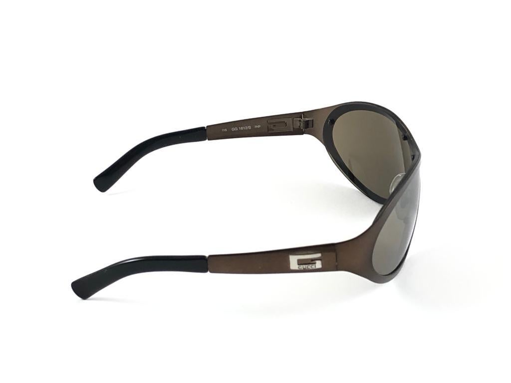 Women's or Men's New Vintage Gucci 1612/S Metallic Dark Brown Sunglasses 1990's Made in Italy Y2K