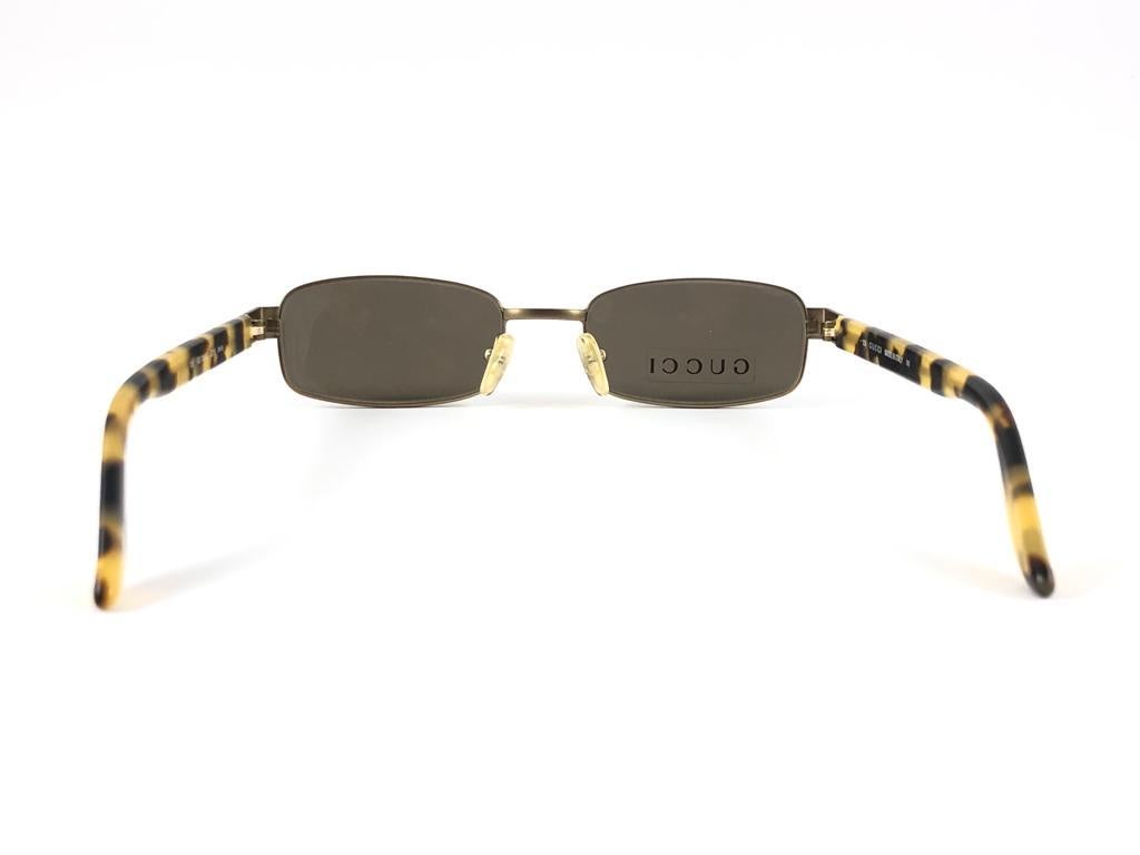 Neu Vintage Gucci 1638/S Ockerfarbene rechteckige Rahmen-Sonnenbrille, 1990er Jahre, Italien Y2K im Angebot 6