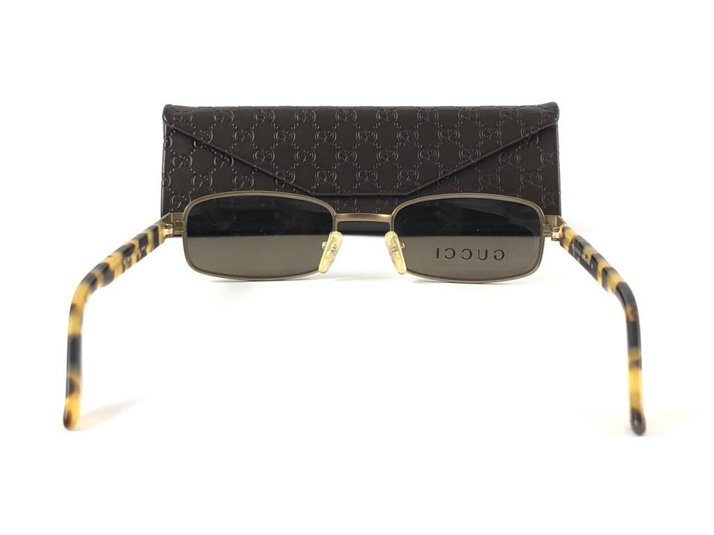 New Vintage Gucci 1638/S Ocher Rectangular Frame Sunglasses 1990's Italy Y2K For Sale 2
