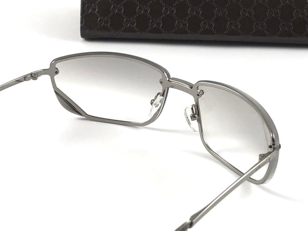 Neu Vintage Gucci 1691/S Silberrahmen Graue Linsen-Sonnenbrille 90er Jahre Italien Y2K im Angebot 2