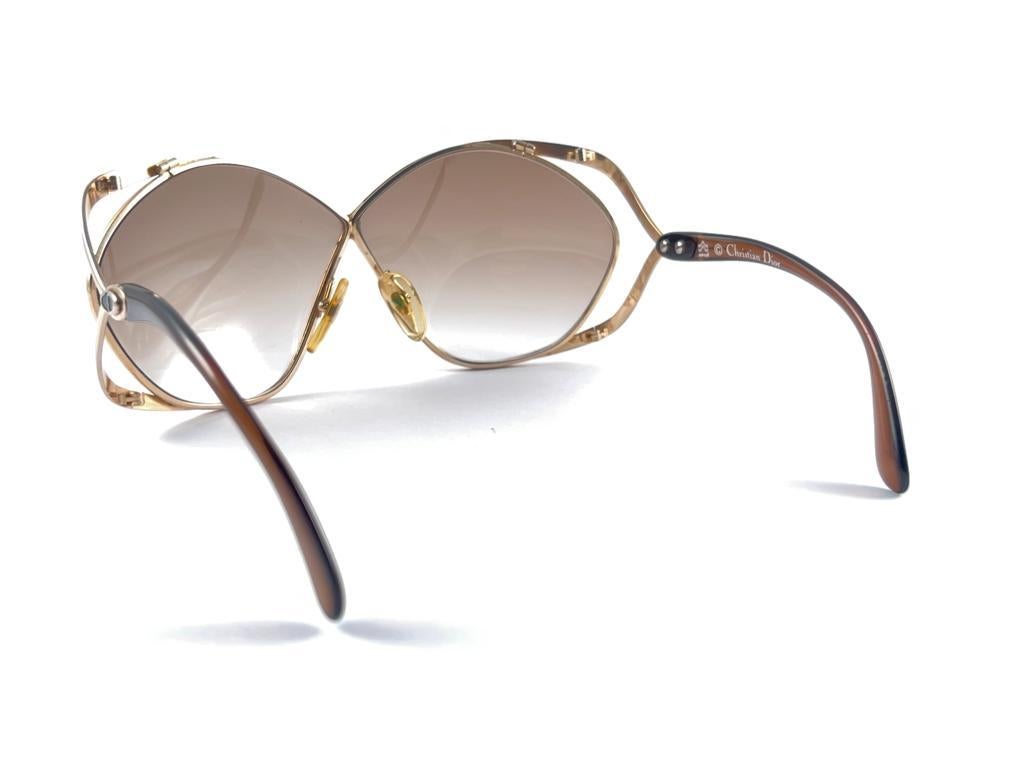 Nuovo Occhiali da sole vintage Dior 2056 Butterfly Gold & Brown 1980's Made In Austria in vendita 2
