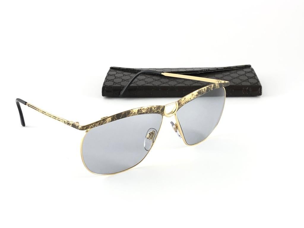 Vintage Gucci 2217, neu mit Etikett  Marmorierte & goldene Rahmen-Sonnenbrille 1980er Jahre Hergestellt in Italien Damen im Angebot