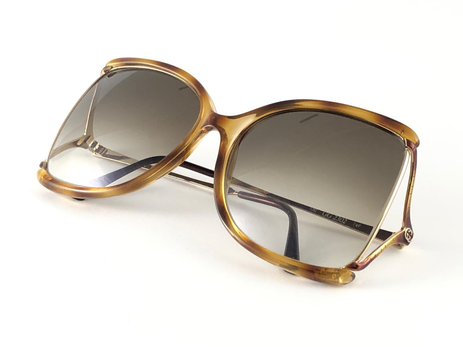 New Vintage Gucci 2302 Tortoise & Gold Accents Sunglasses 1980's Made in Italy 1