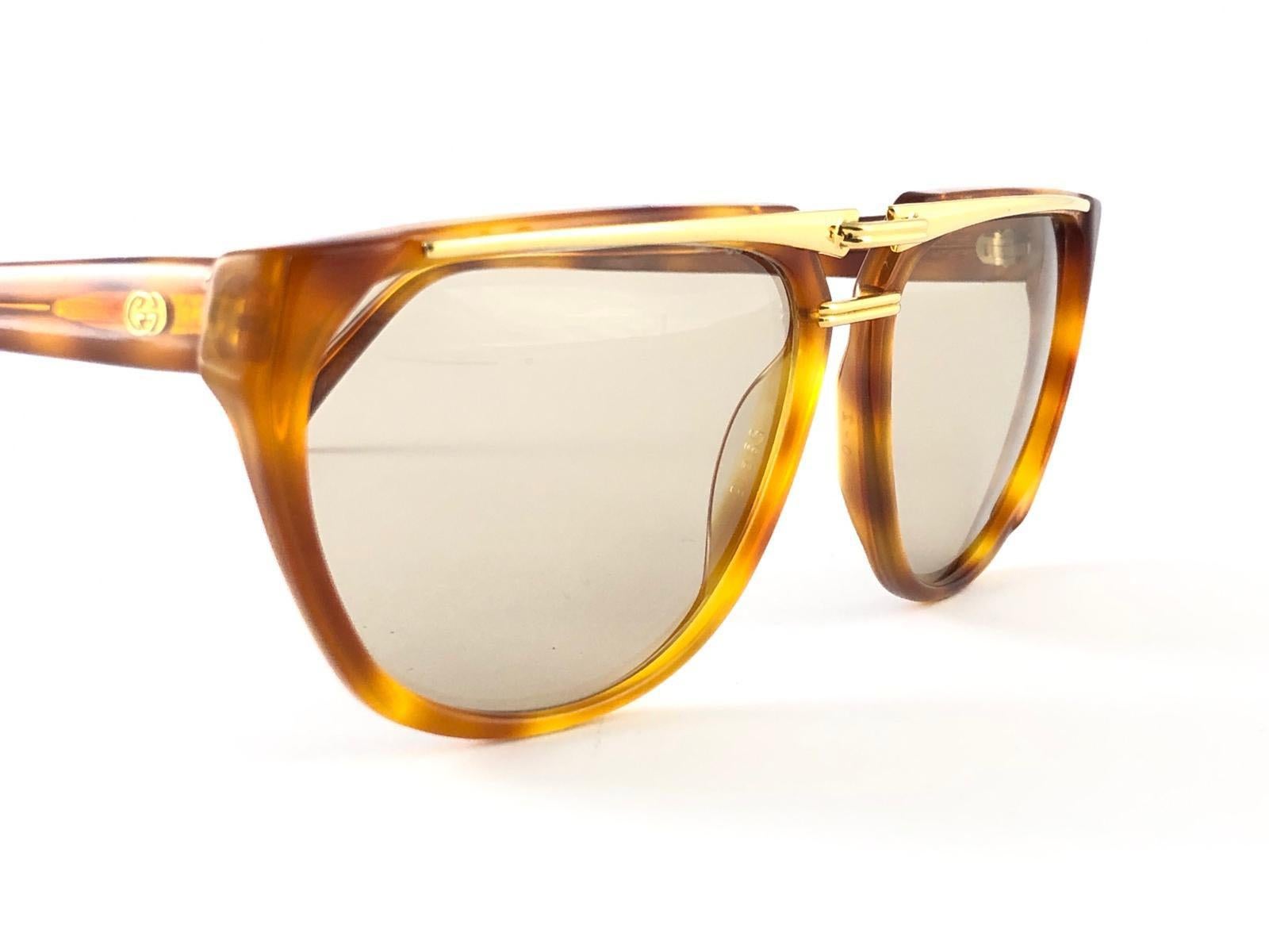 Women's or Men's New Vintage Gucci 2321 Tortoise & Gold Accents Sunglasses 1980's Made in Italy